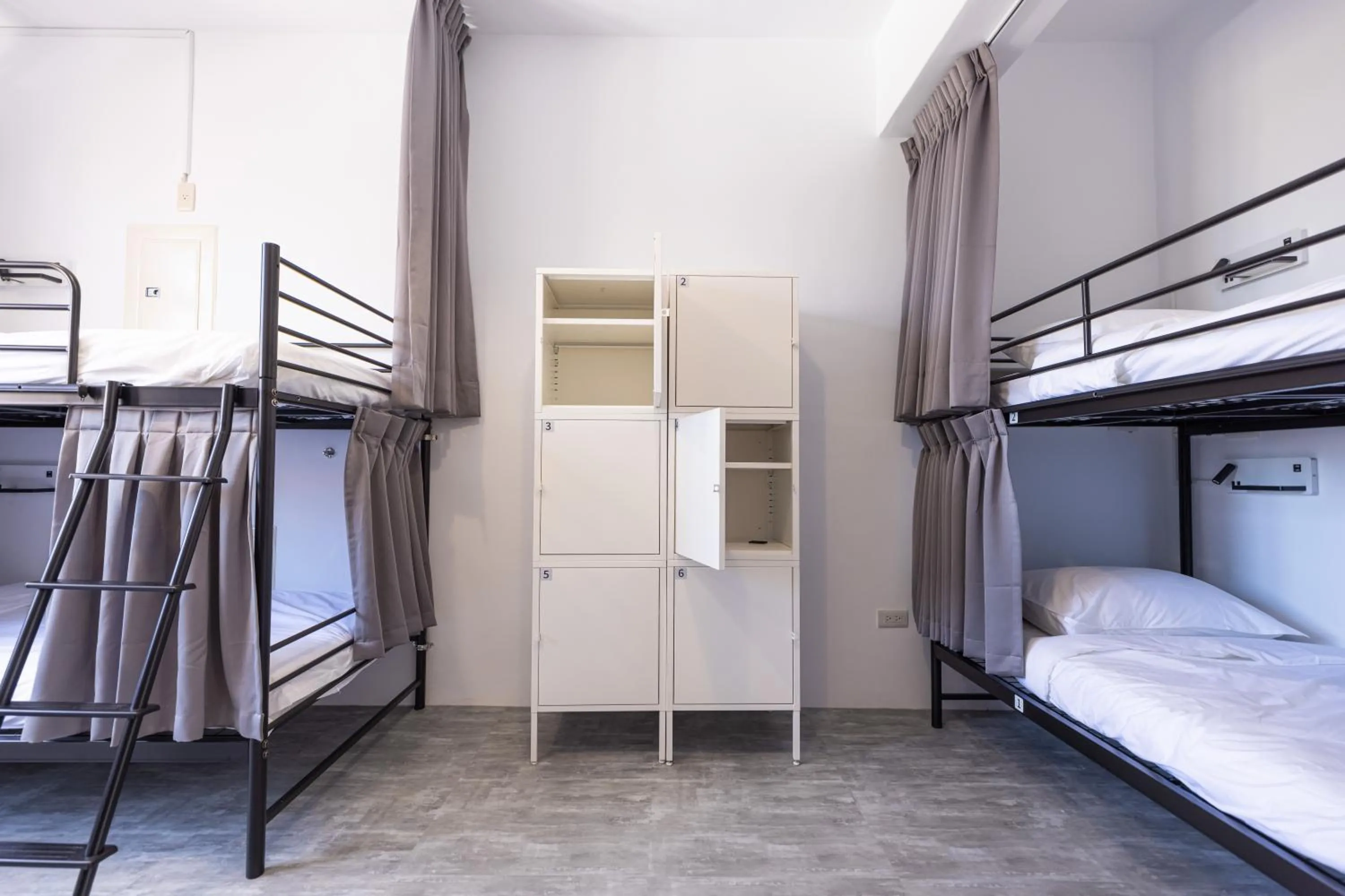 bunk bed, Bed in Nice Hostel