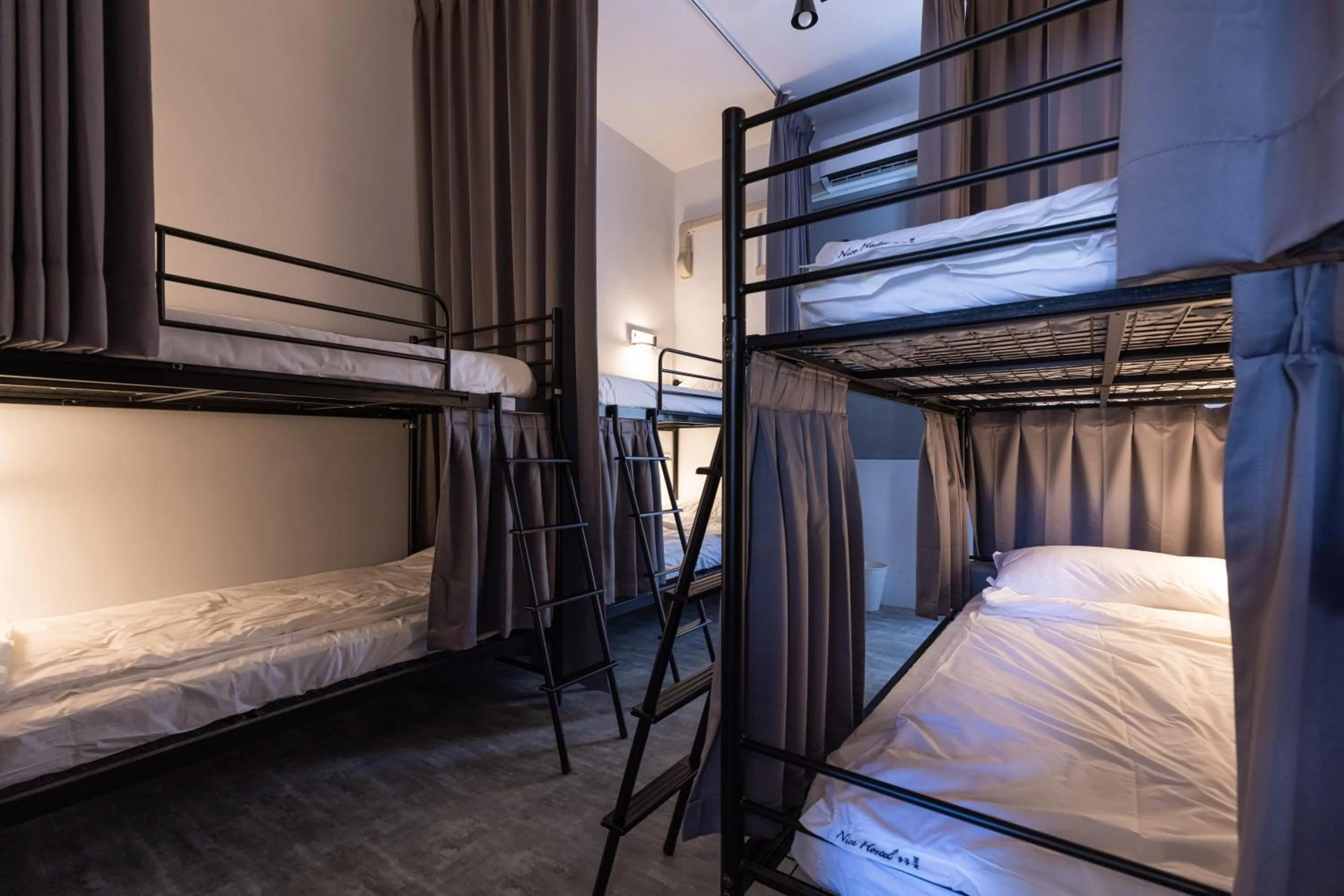 bunk bed, Bed in Nice Hostel