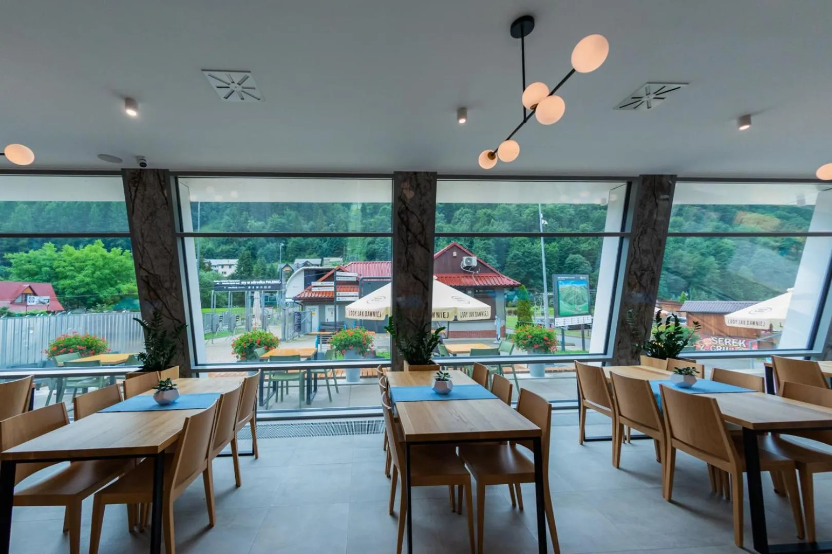 Restaurant/places to eat in Willa Pod Kolejką