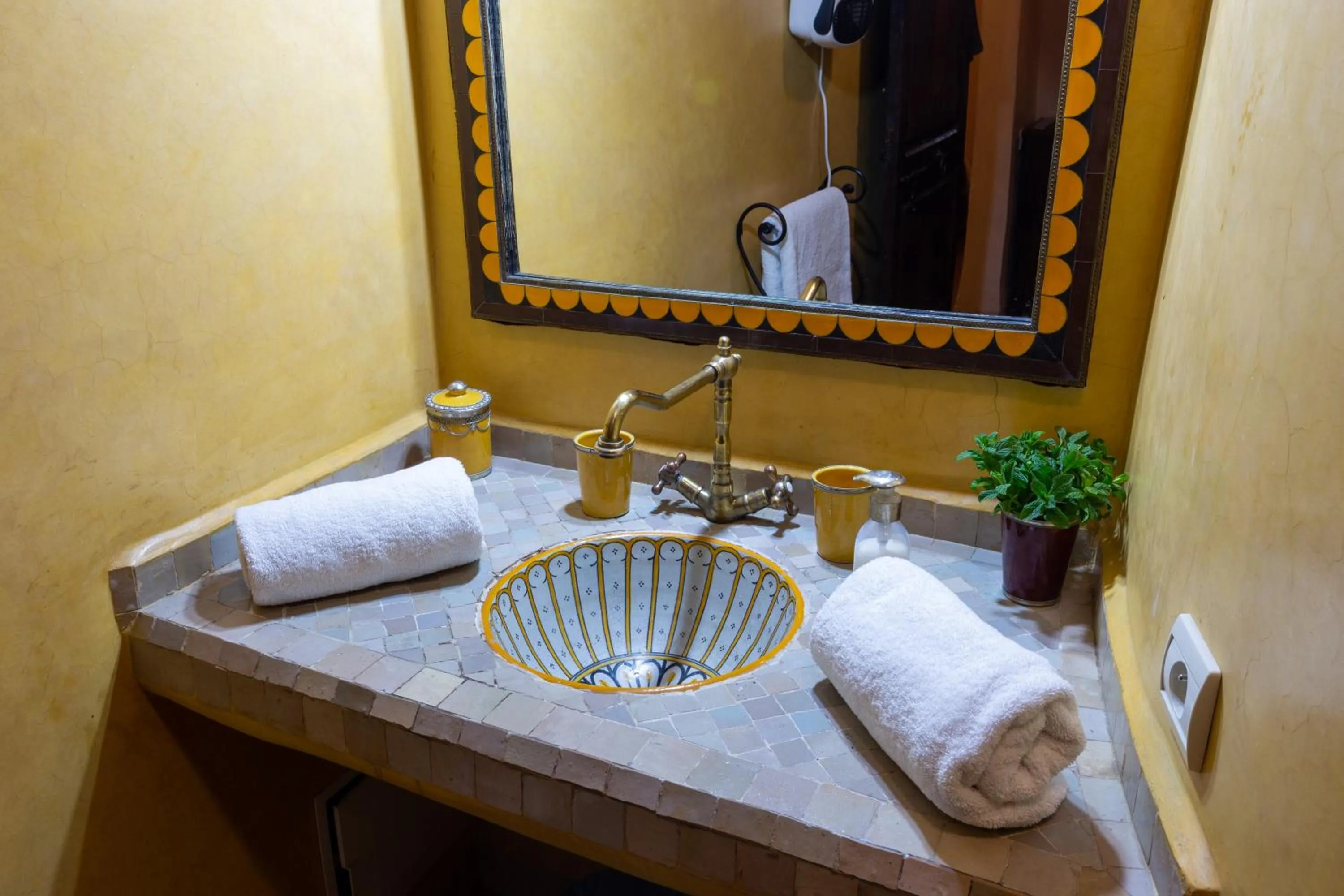 Bathroom in Les Sources Berbères Riad & Spa