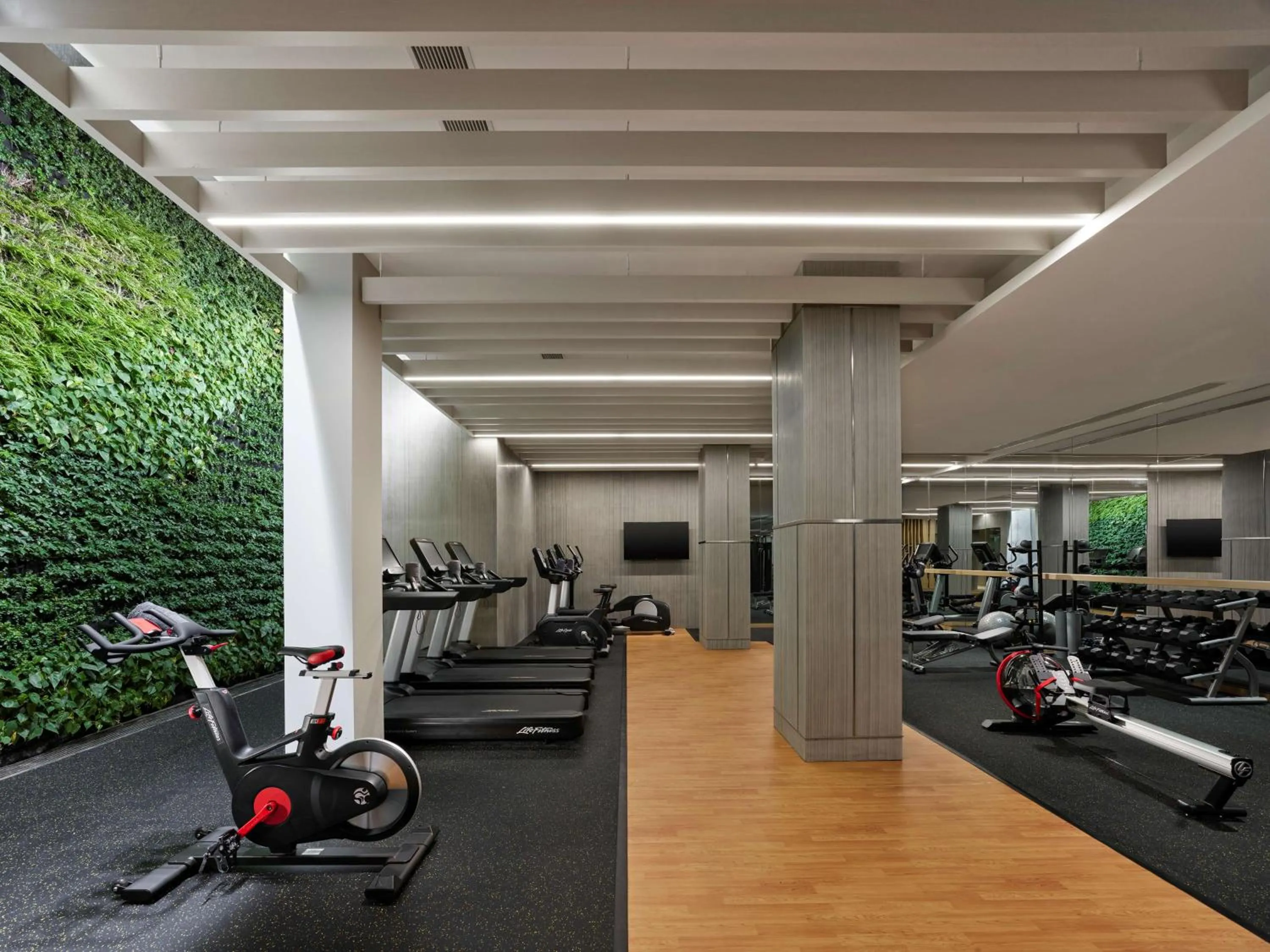Fitness centre/facilities in Hilton Shanghai Songjiang Guangfulin