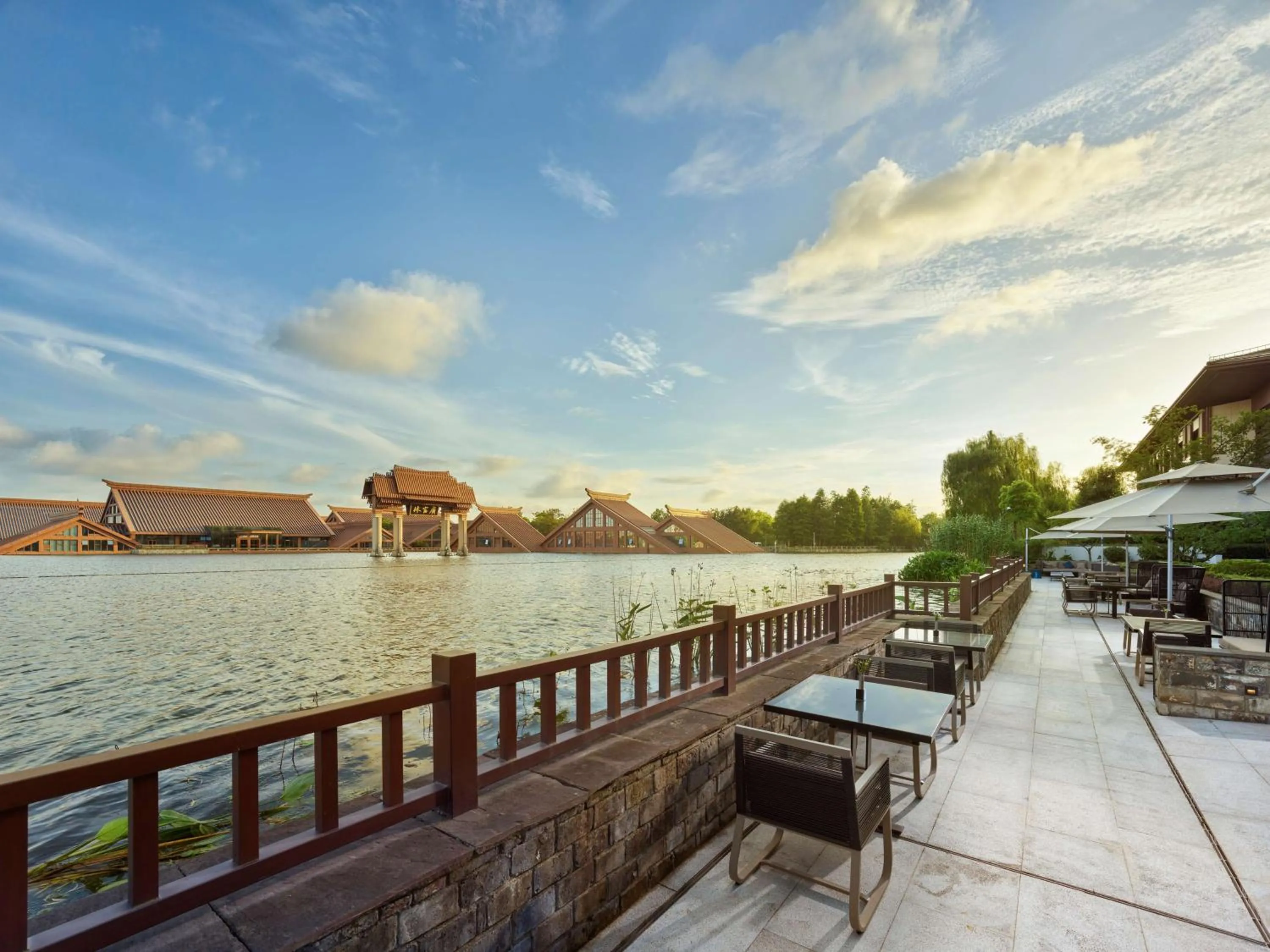 Restaurant/places to eat in Hilton Shanghai Songjiang Guangfulin