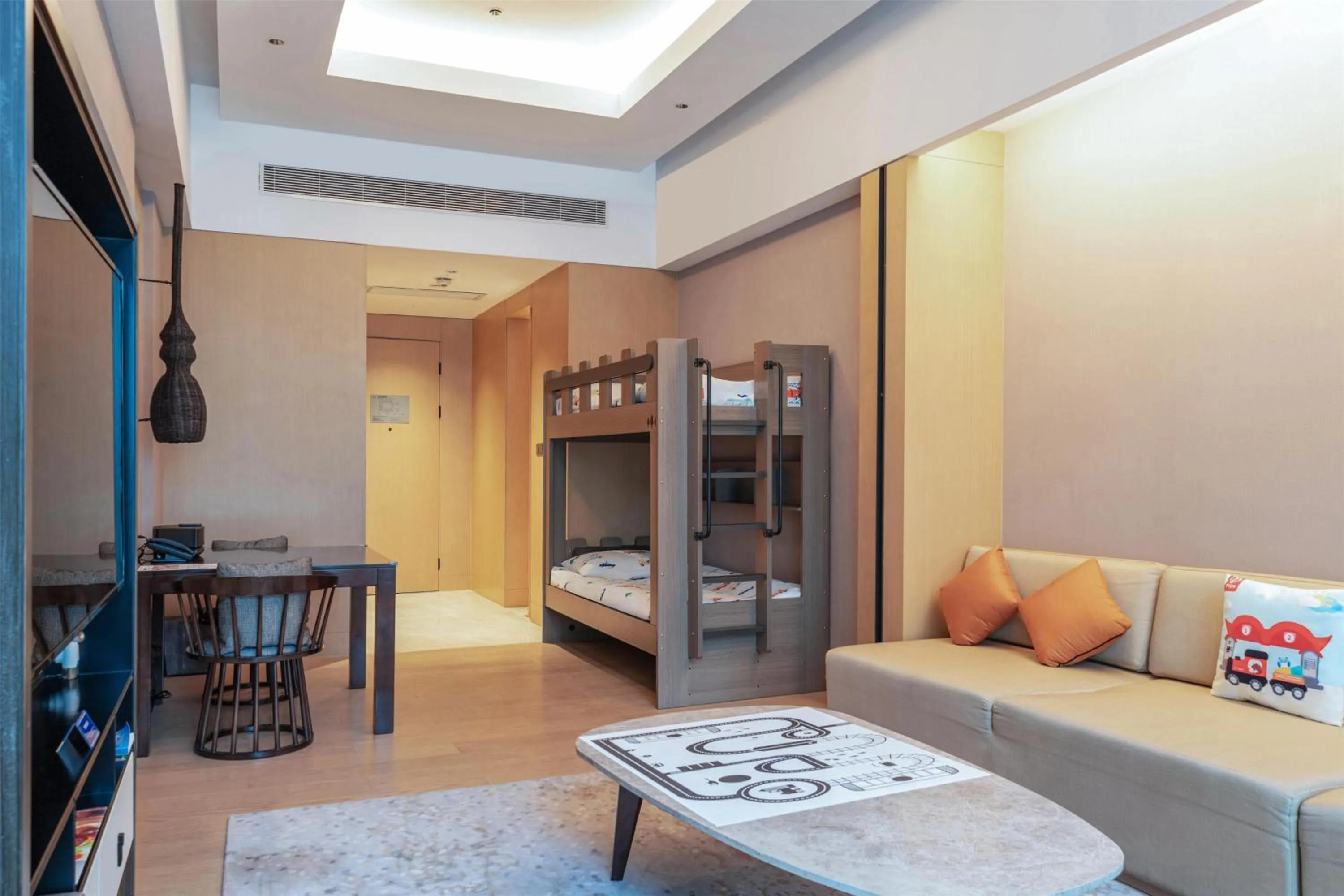 Living room, Bed in Hilton Shanghai Songjiang Guangfulin