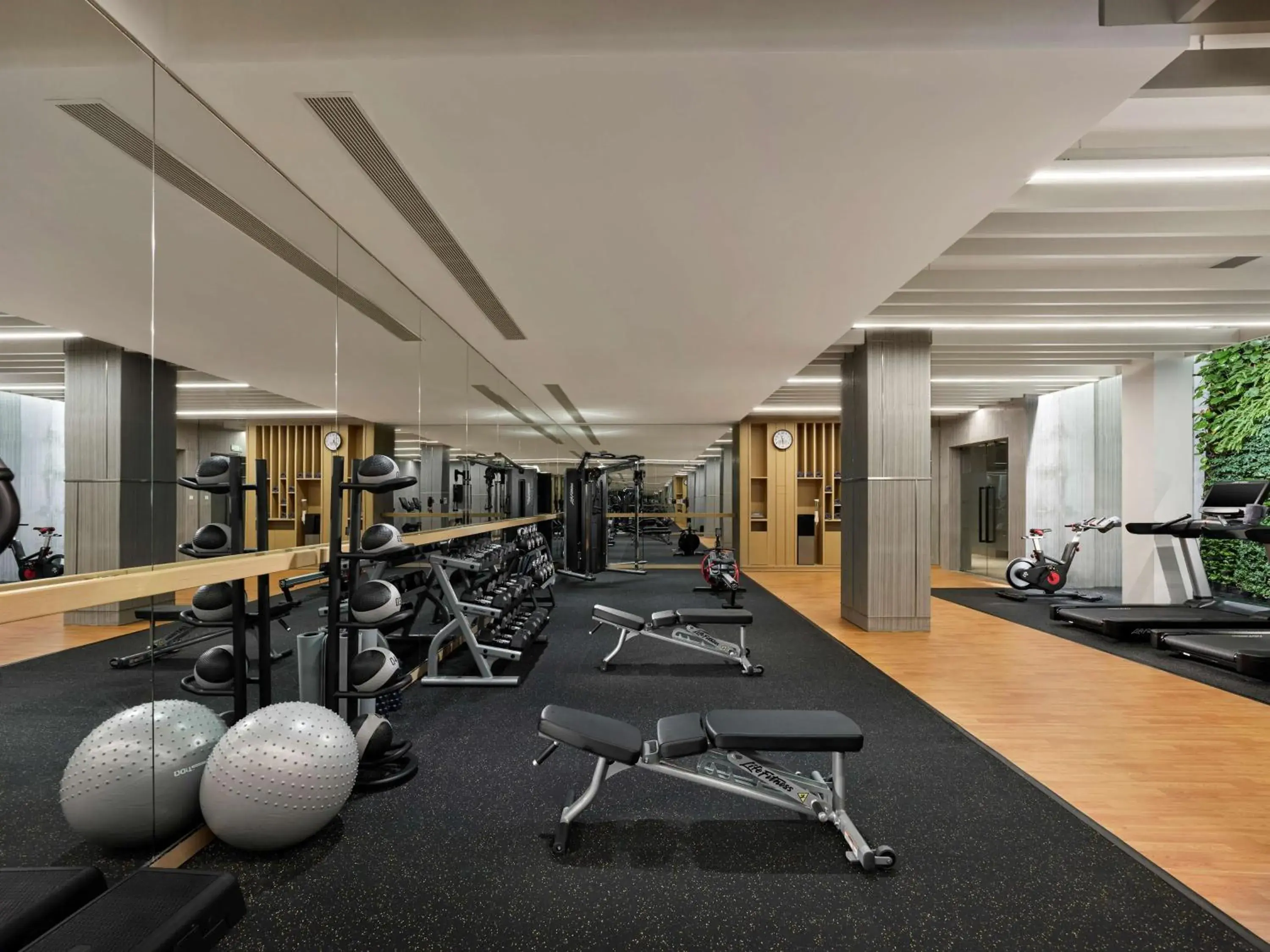 Fitness centre/facilities in Hilton Shanghai Songjiang Guangfulin Fitness centre/facilities in Hilton Shanghai Songjiang Guangfulin