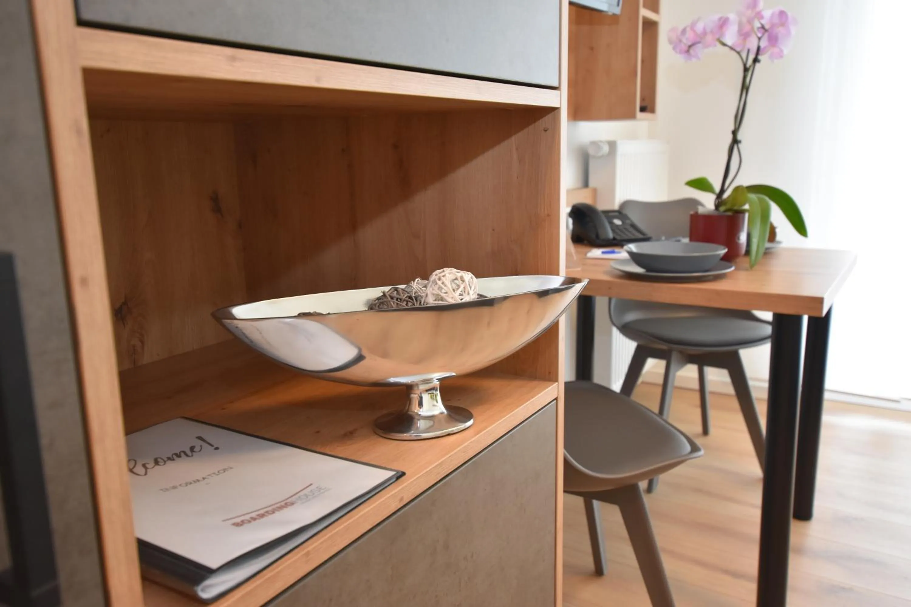 People in Boardinghouse Henschelstraße