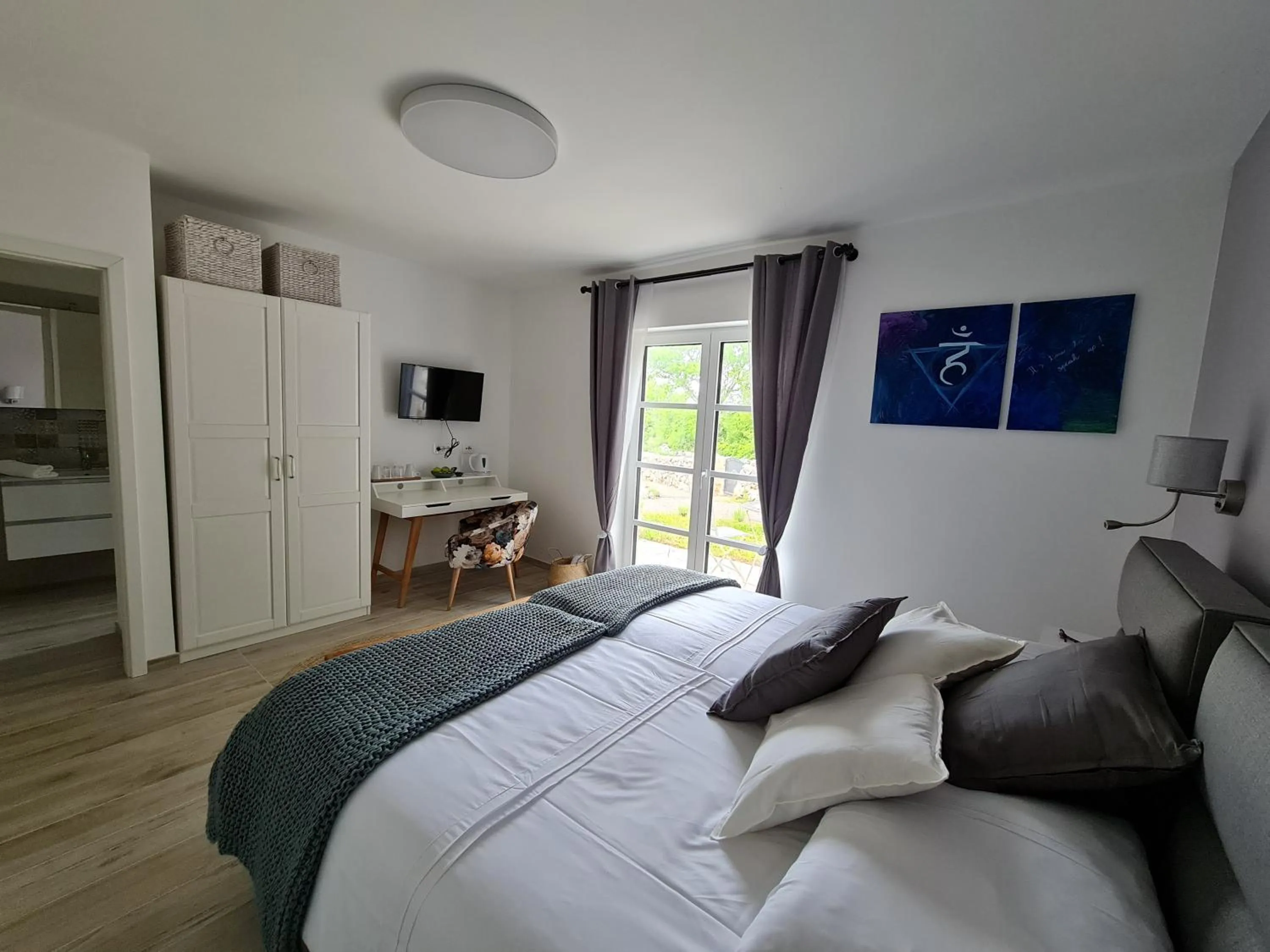 Photo of the whole room, Bed in Boutique Resort OSMA - Adults Only