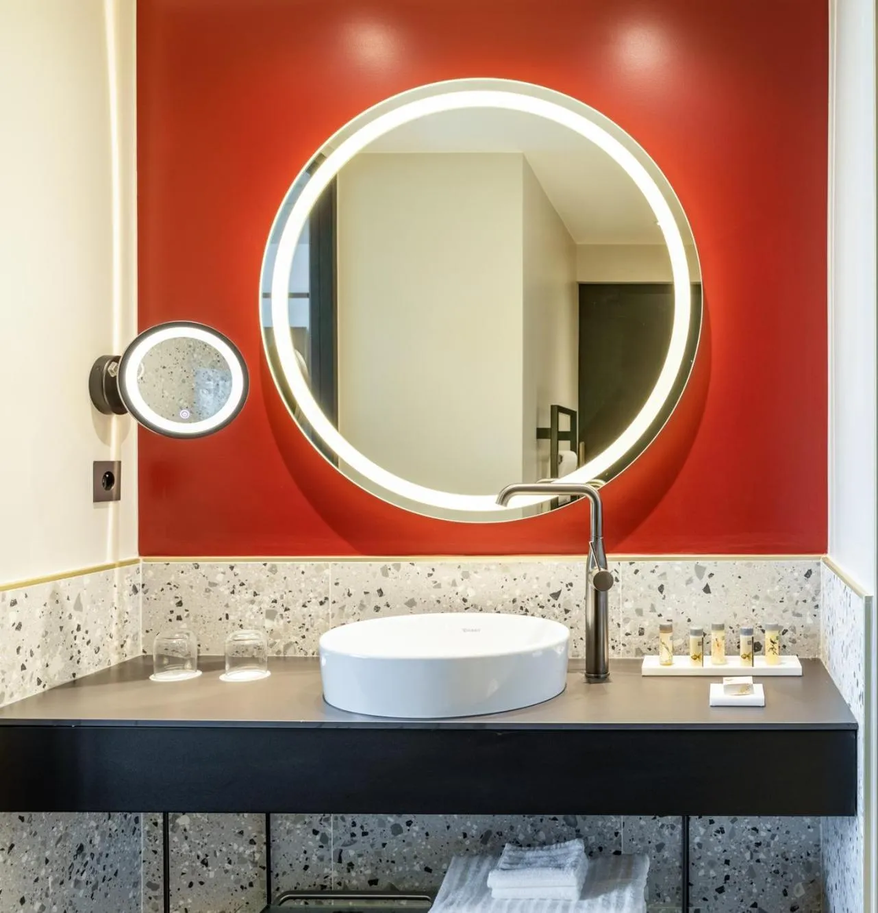 Bathroom in Renaissance Bordeaux Hotel