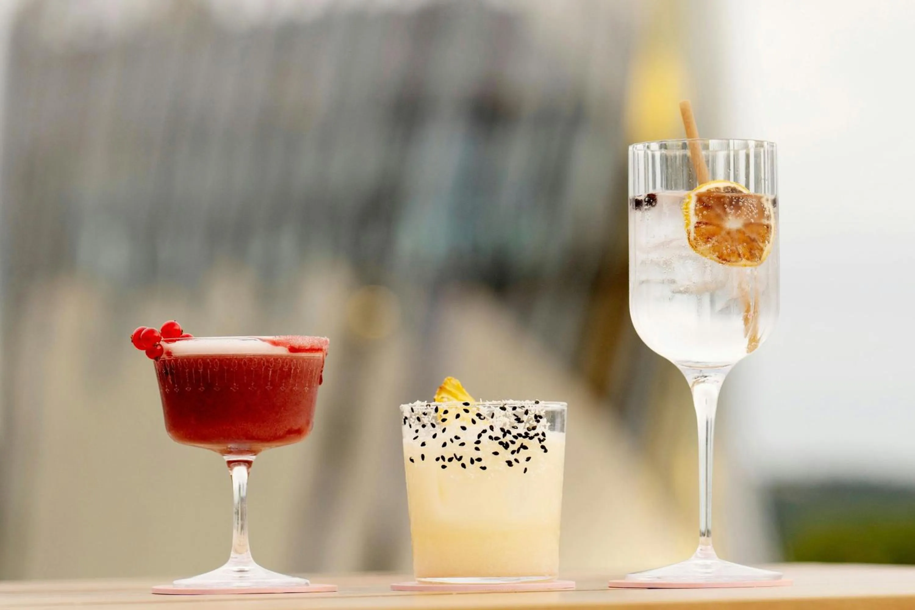 Lounge or bar in Renaissance Bordeaux Hotel