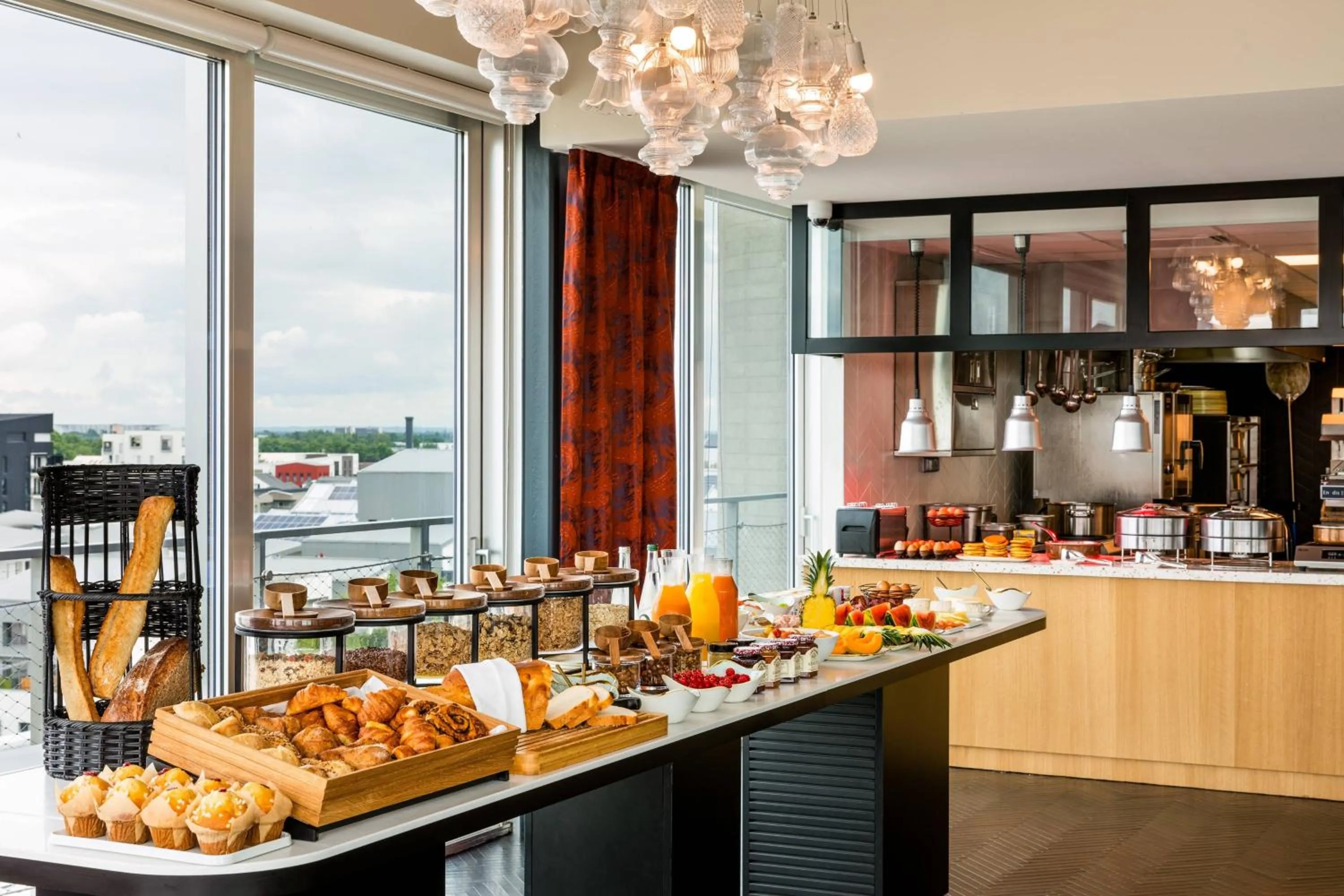 Breakfast in Renaissance Bordeaux Hotel