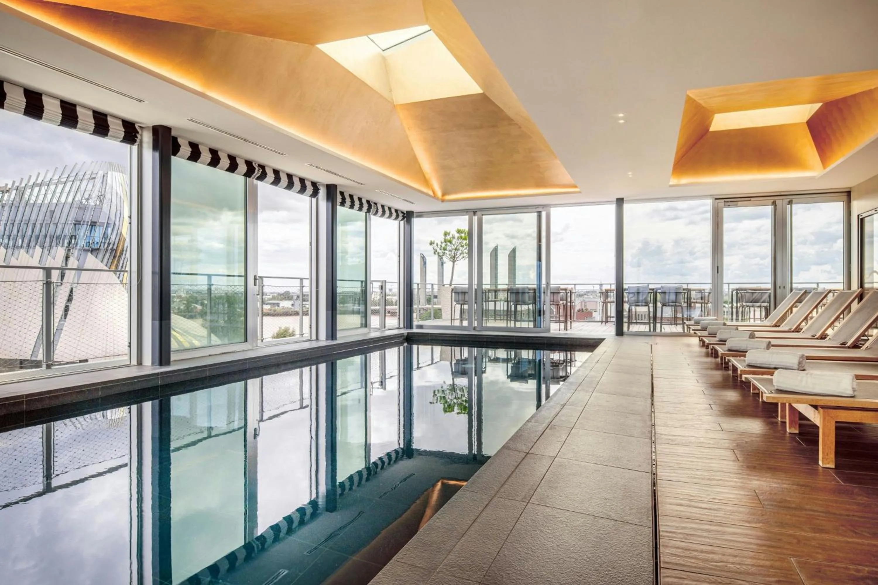 Swimming pool in Renaissance Bordeaux Hotel