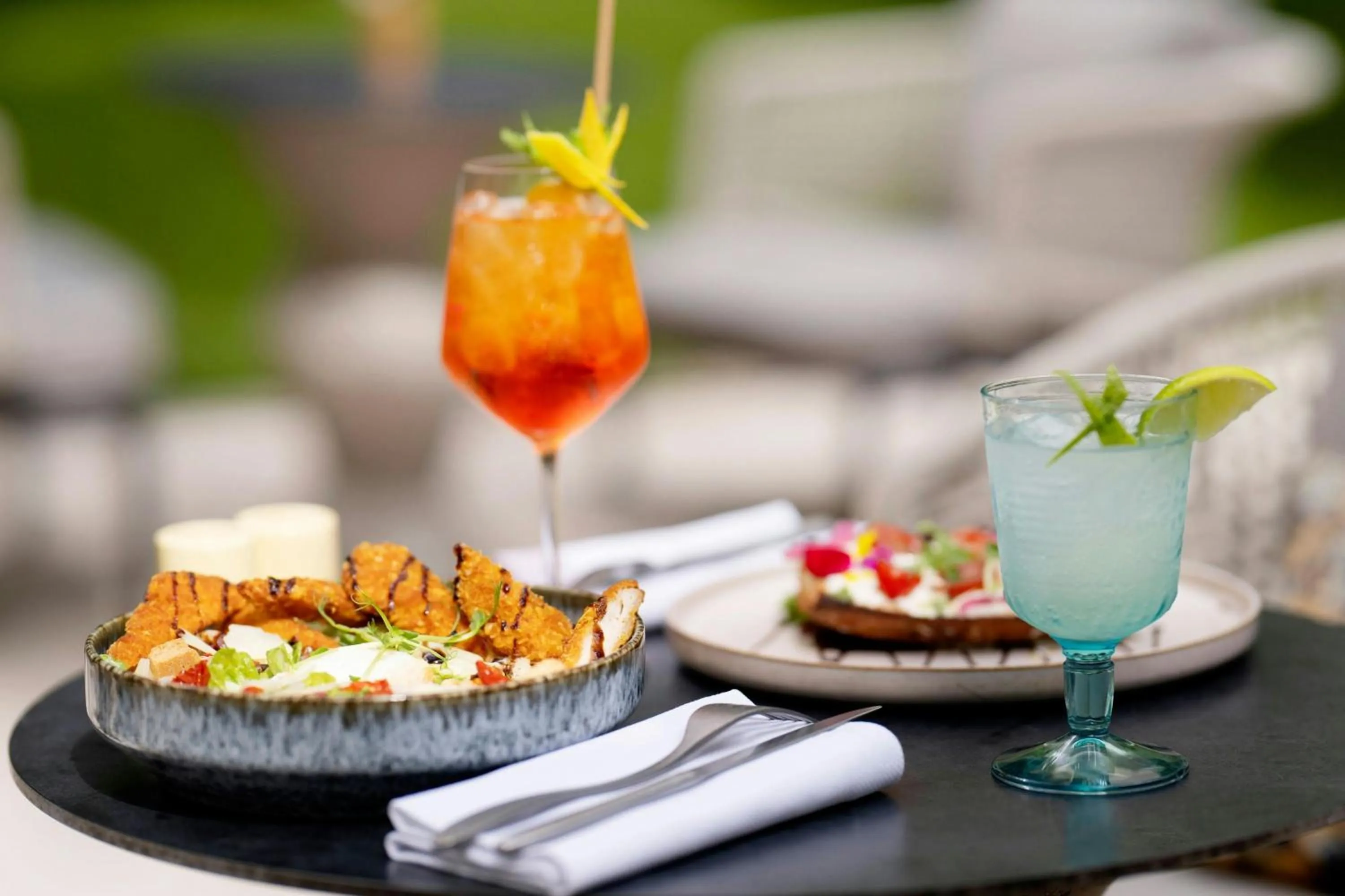 Restaurant/places to eat in Renaissance Bordeaux Hotel