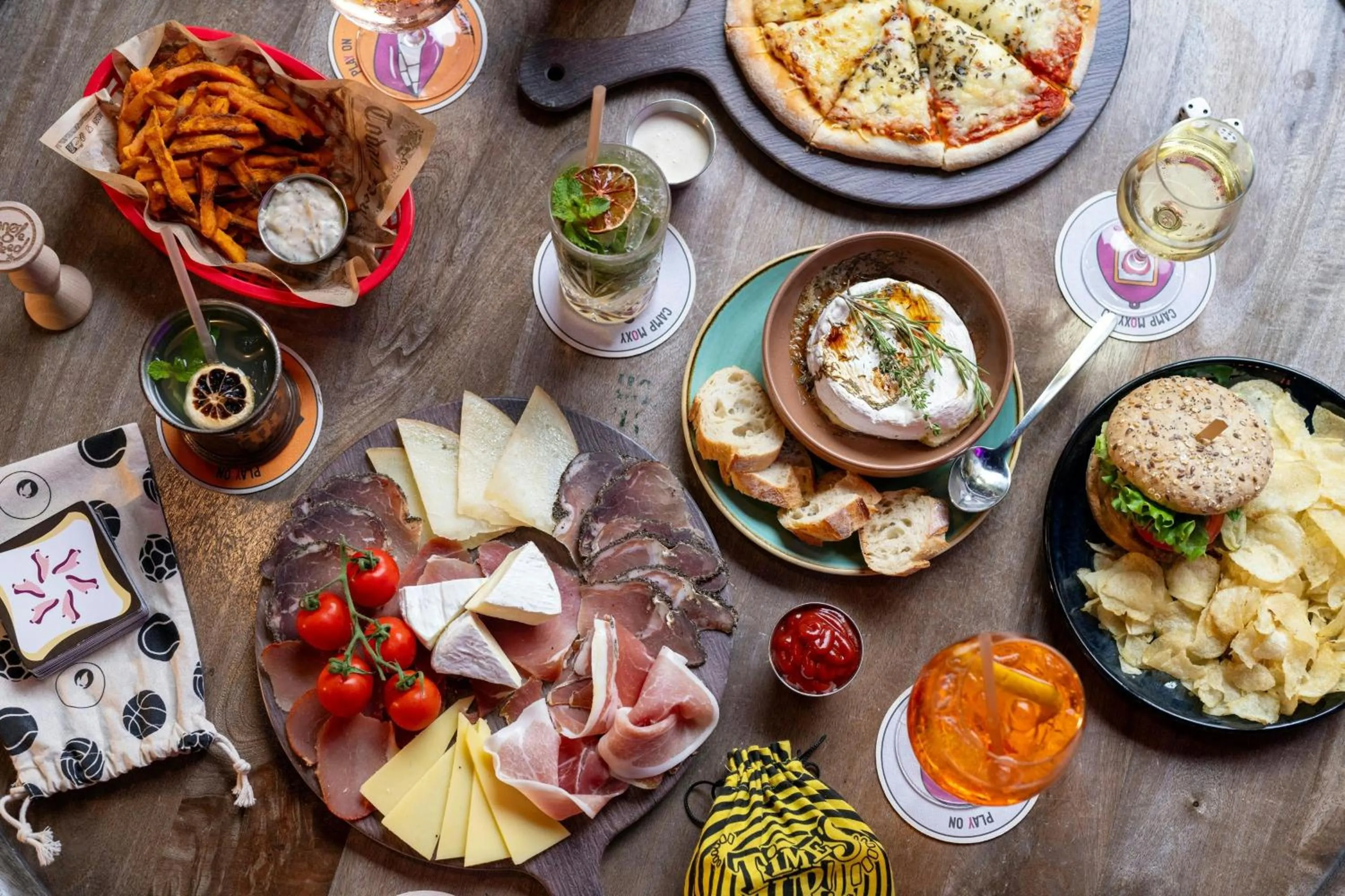 Restaurant/places to eat in Moxy Bordeaux