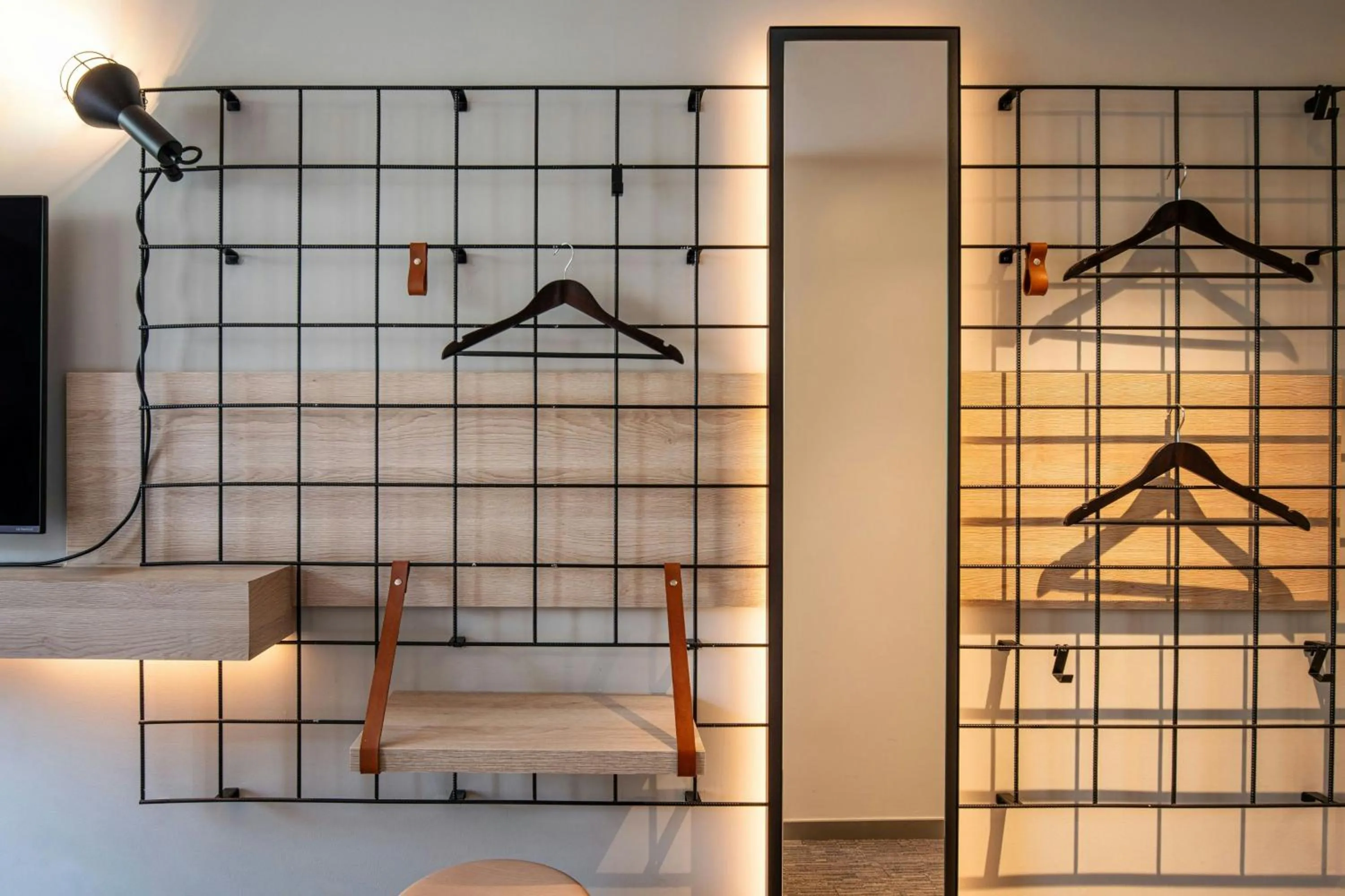 Photo of the whole room in Moxy Bordeaux