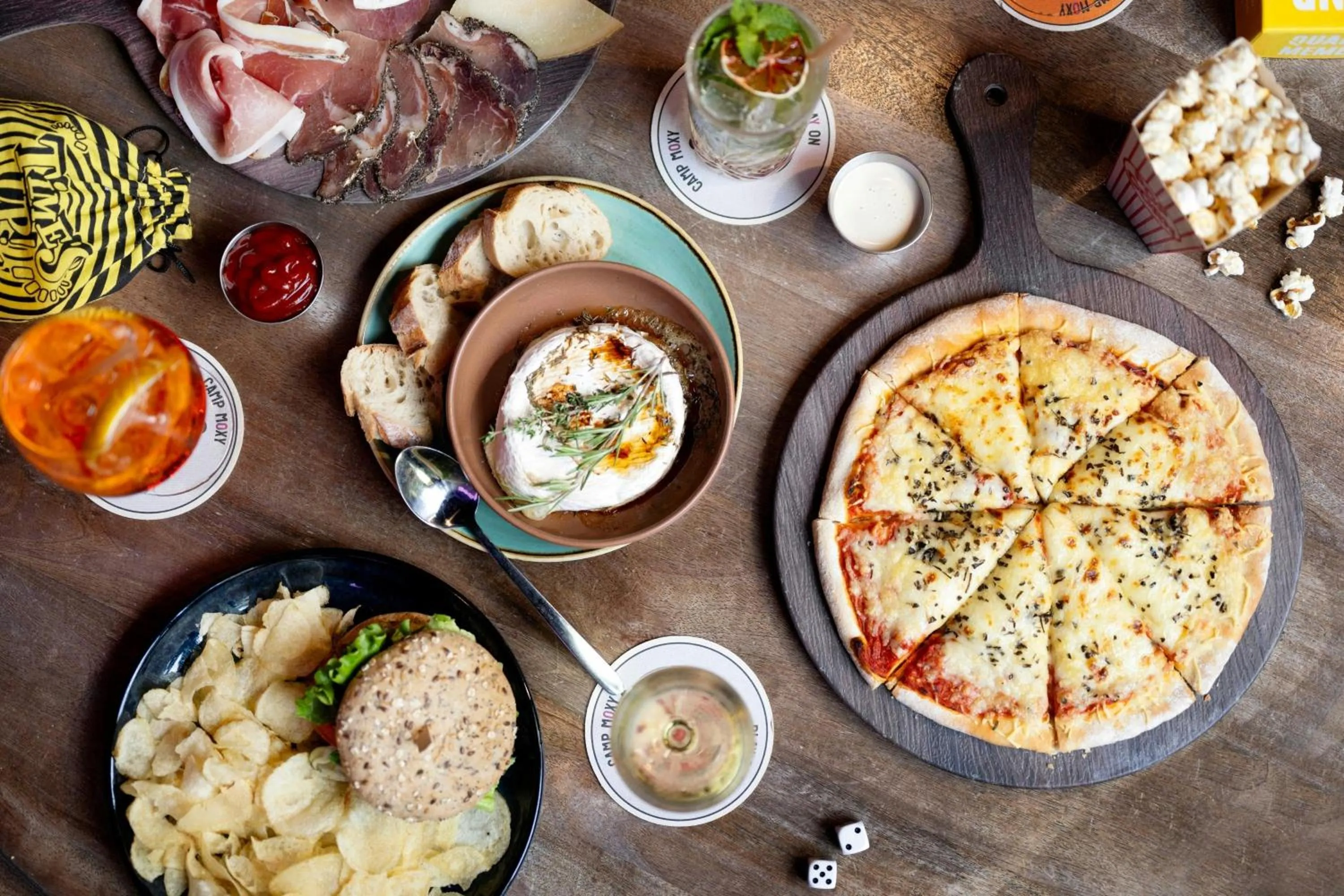 Restaurant/places to eat in Moxy Bordeaux