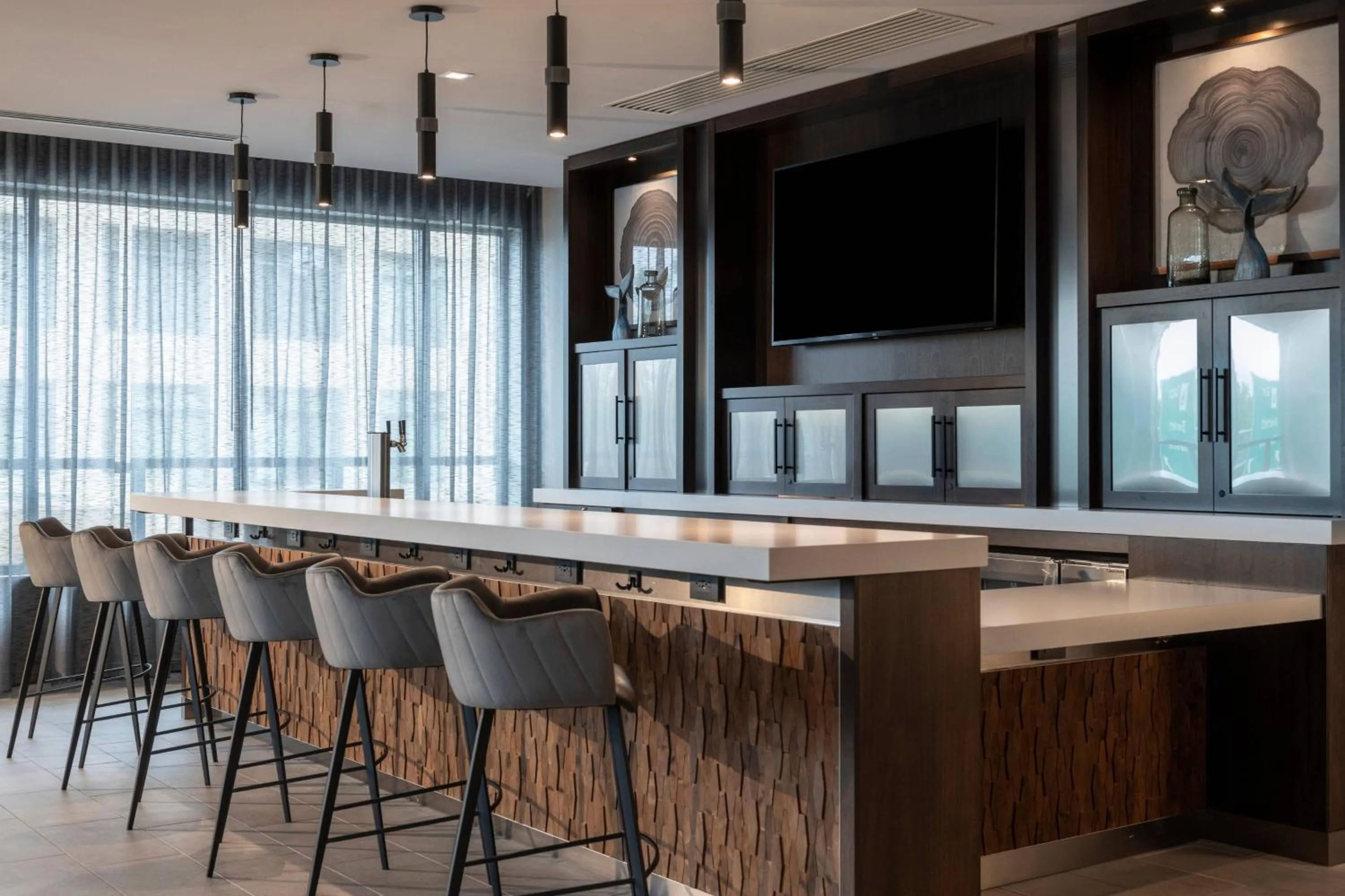 Lounge or bar in TownePlace Suites by Marriott Boston Medford