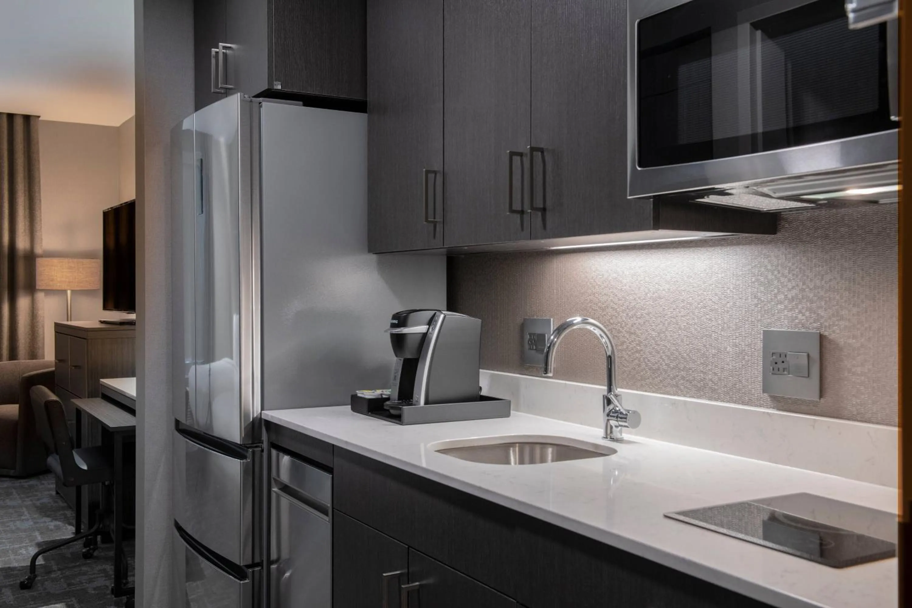 Kitchen or kitchenette in TownePlace Suites by Marriott Boston Medford