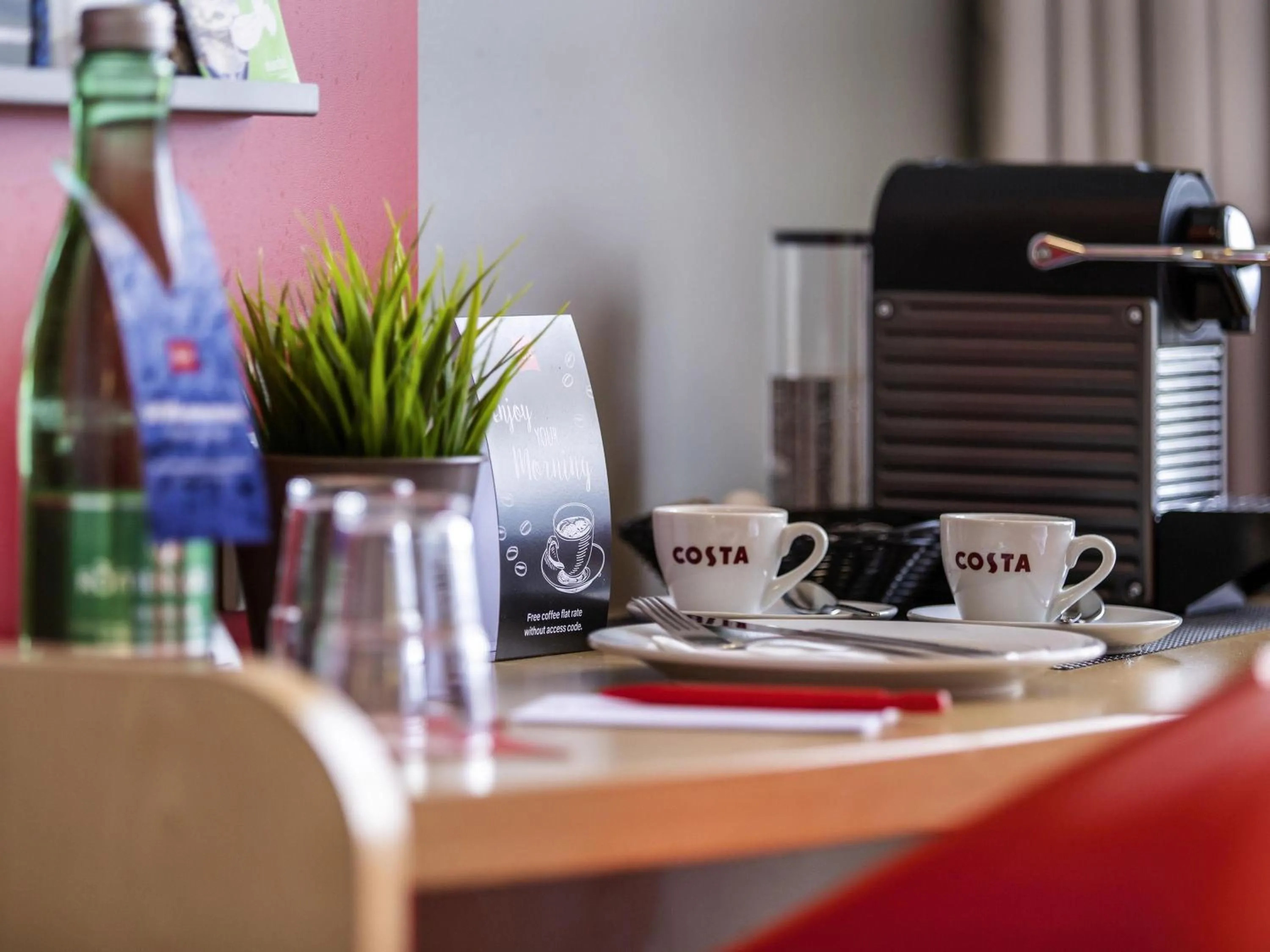 Bedroom in Ibis Vienna Airport