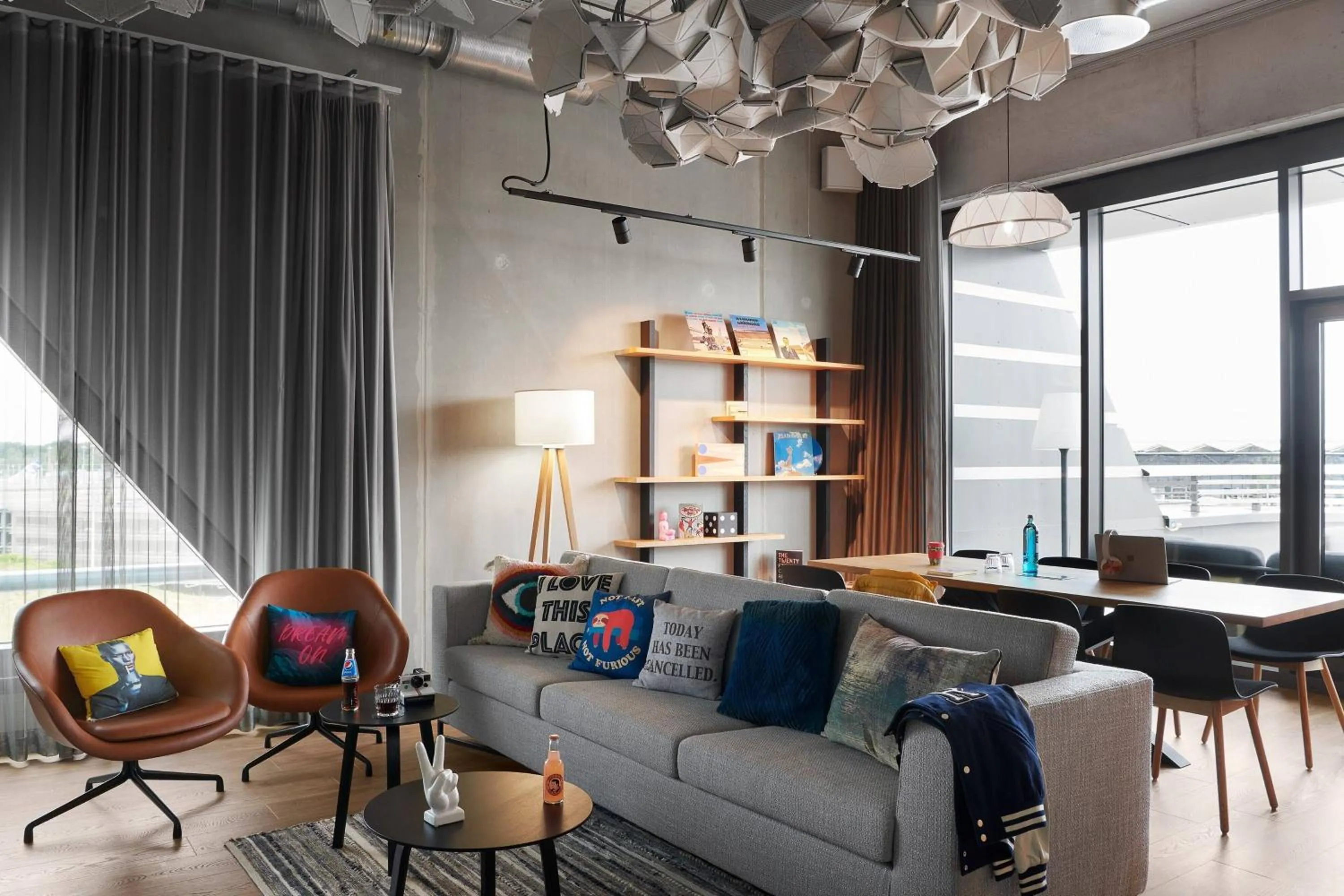 Lounge or bar in Moxy Cologne Bonn Airport