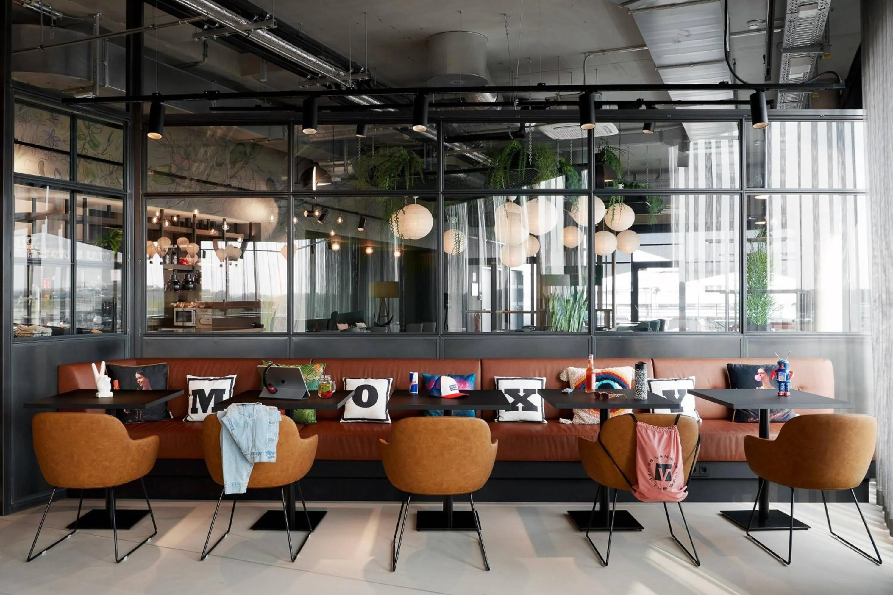 Restaurant/places to eat in Moxy Cologne Bonn Airport