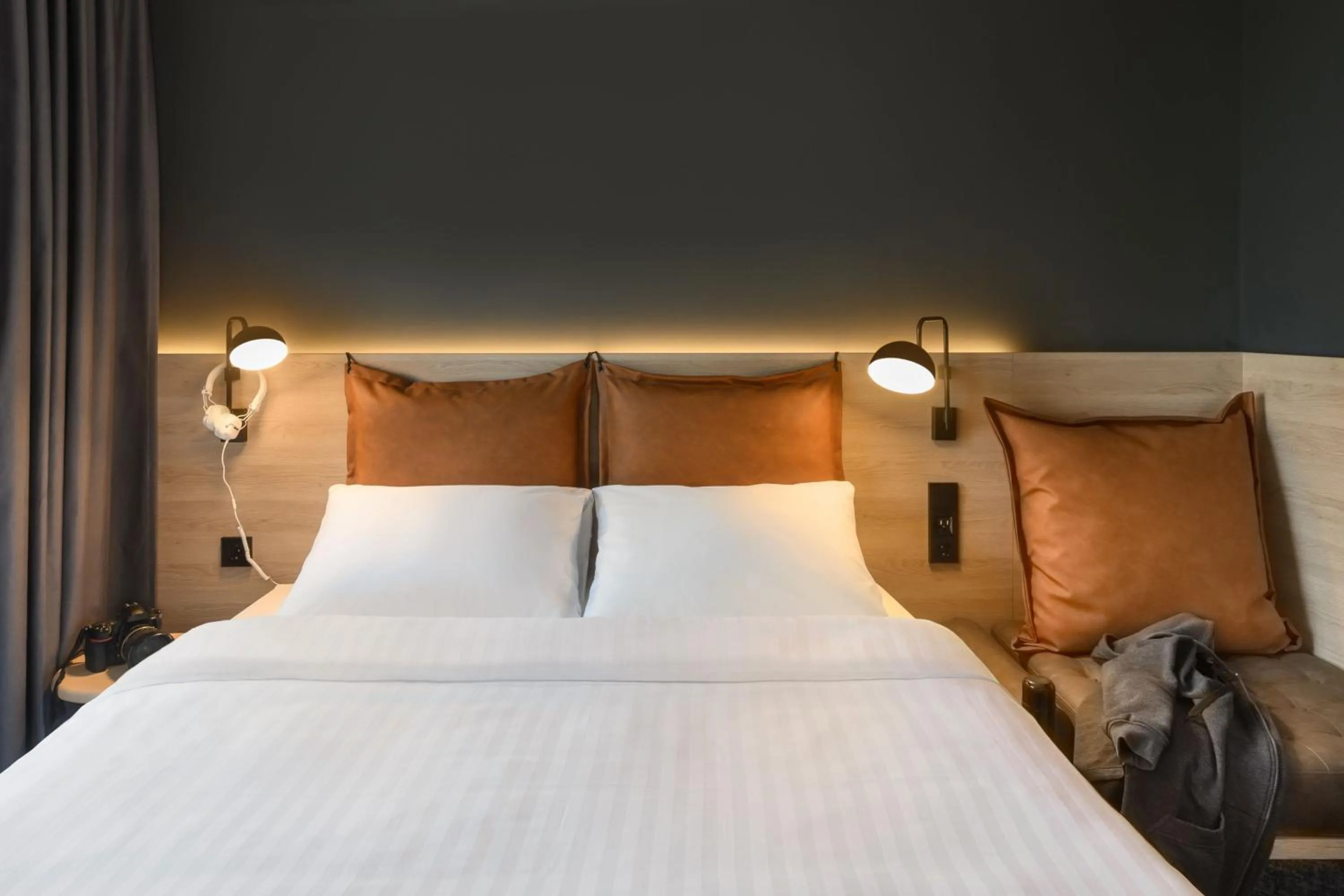 Photo of the whole room, Bed in Moxy Dresden Neustadt