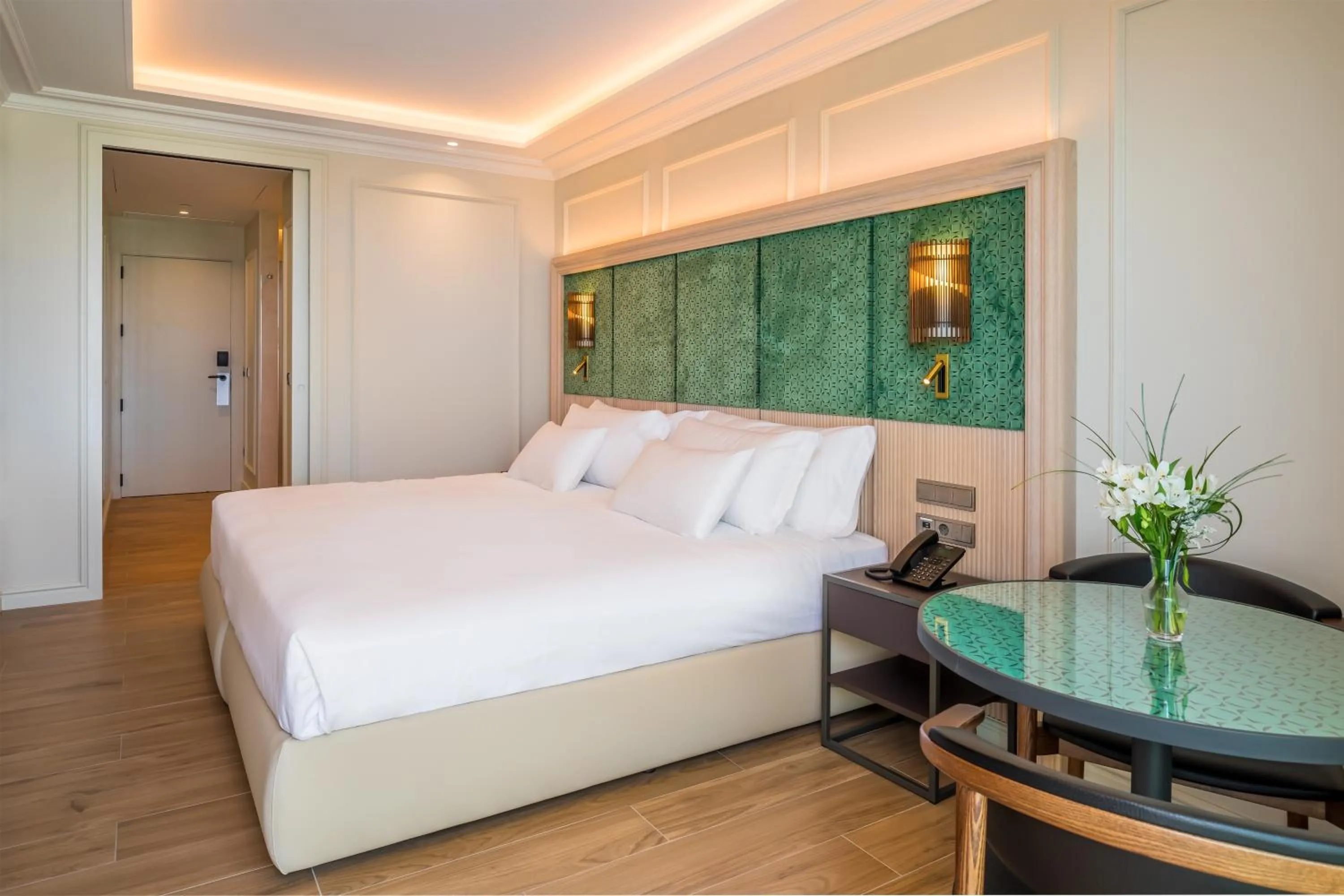 Photo of the whole room, Bed in Barceló La Nucía Palms