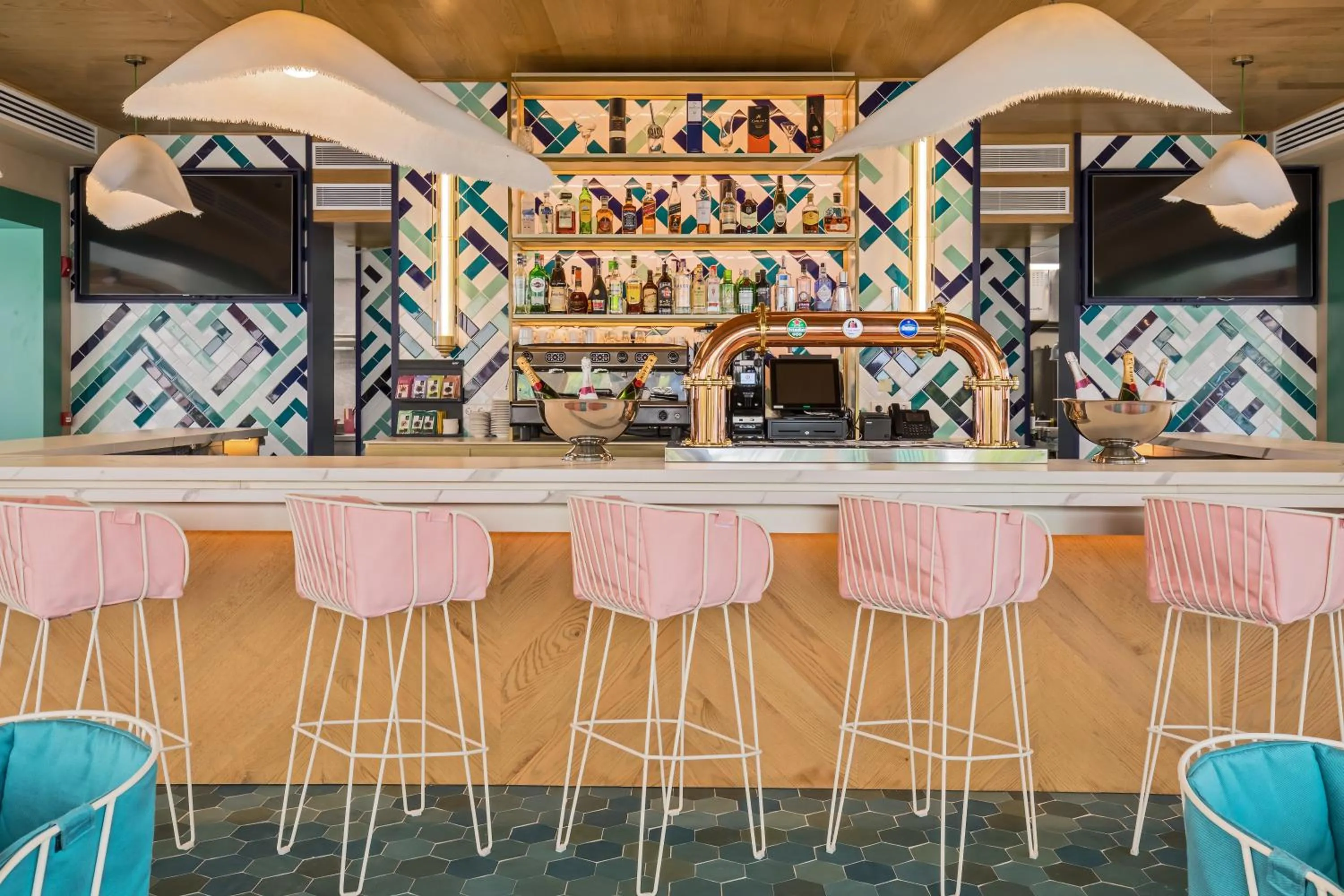 Lounge or bar in Barceló La Nucía Palms