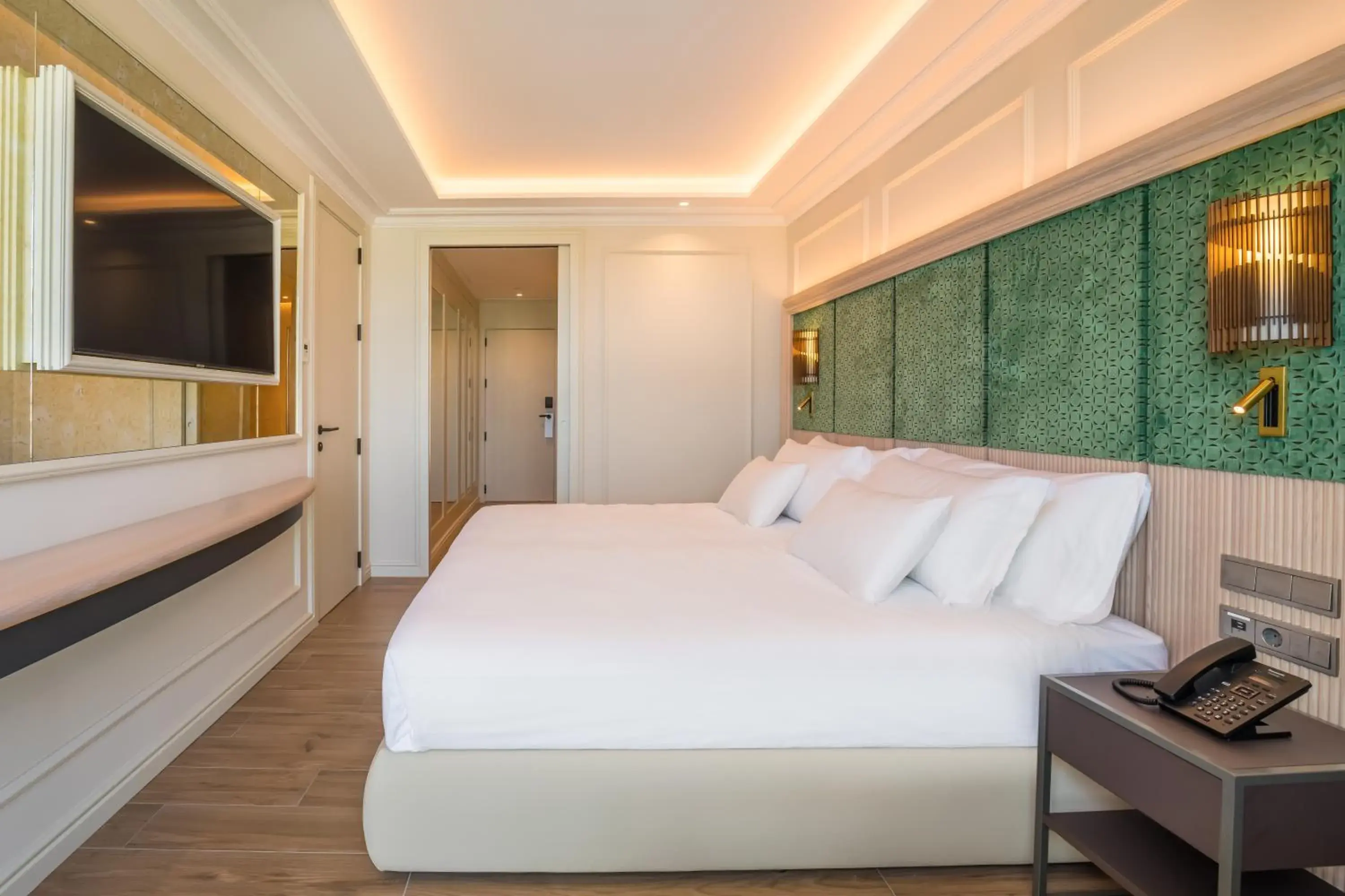 Photo of the whole room, Bed in Barceló La Nucía Palms Photo of the whole room, Bed in Barceló La Nucía Palms