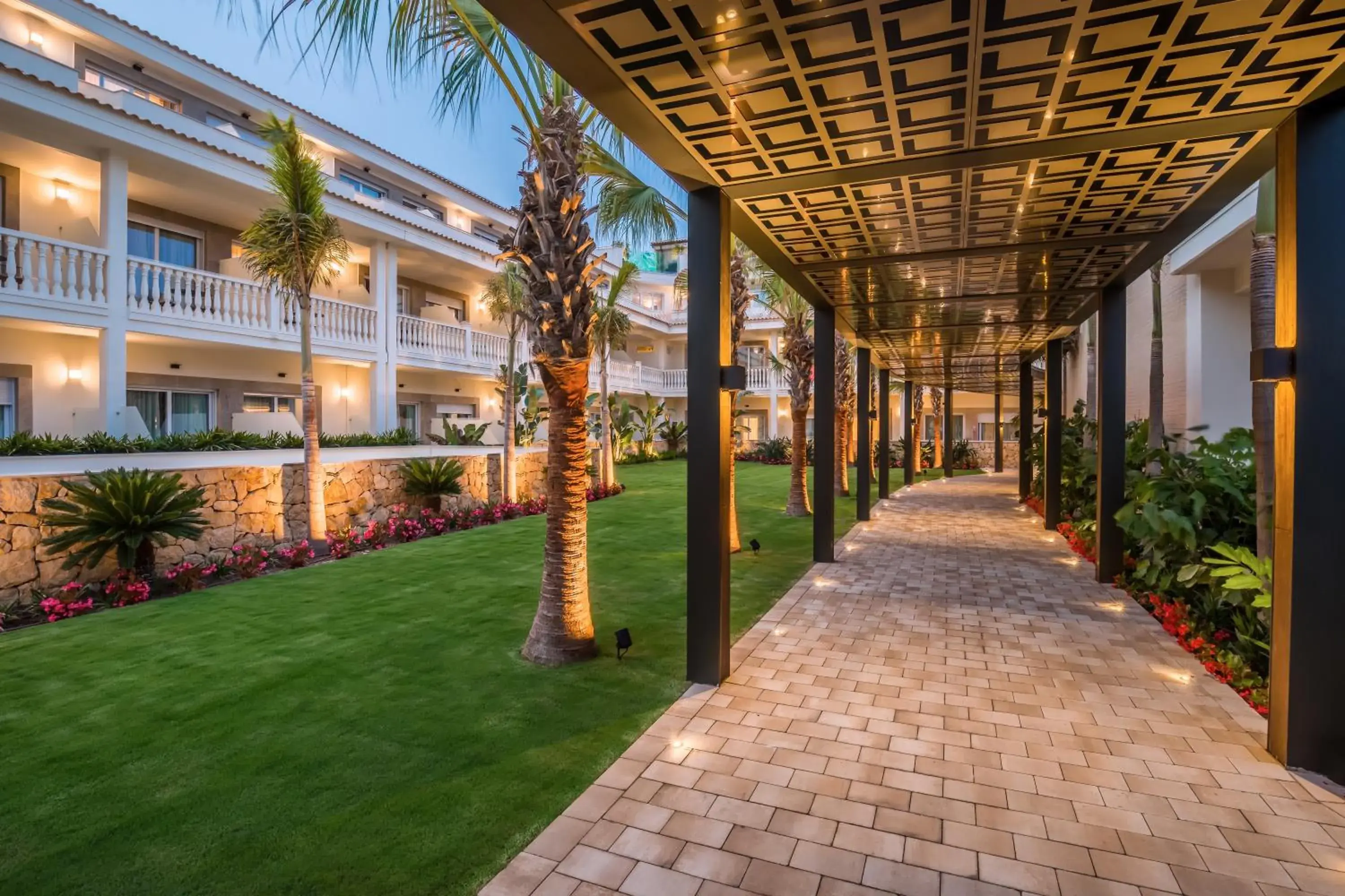 Facade/entrance in Barceló La Nucía Palms Facade/entrance in Barceló La Nucía Palms