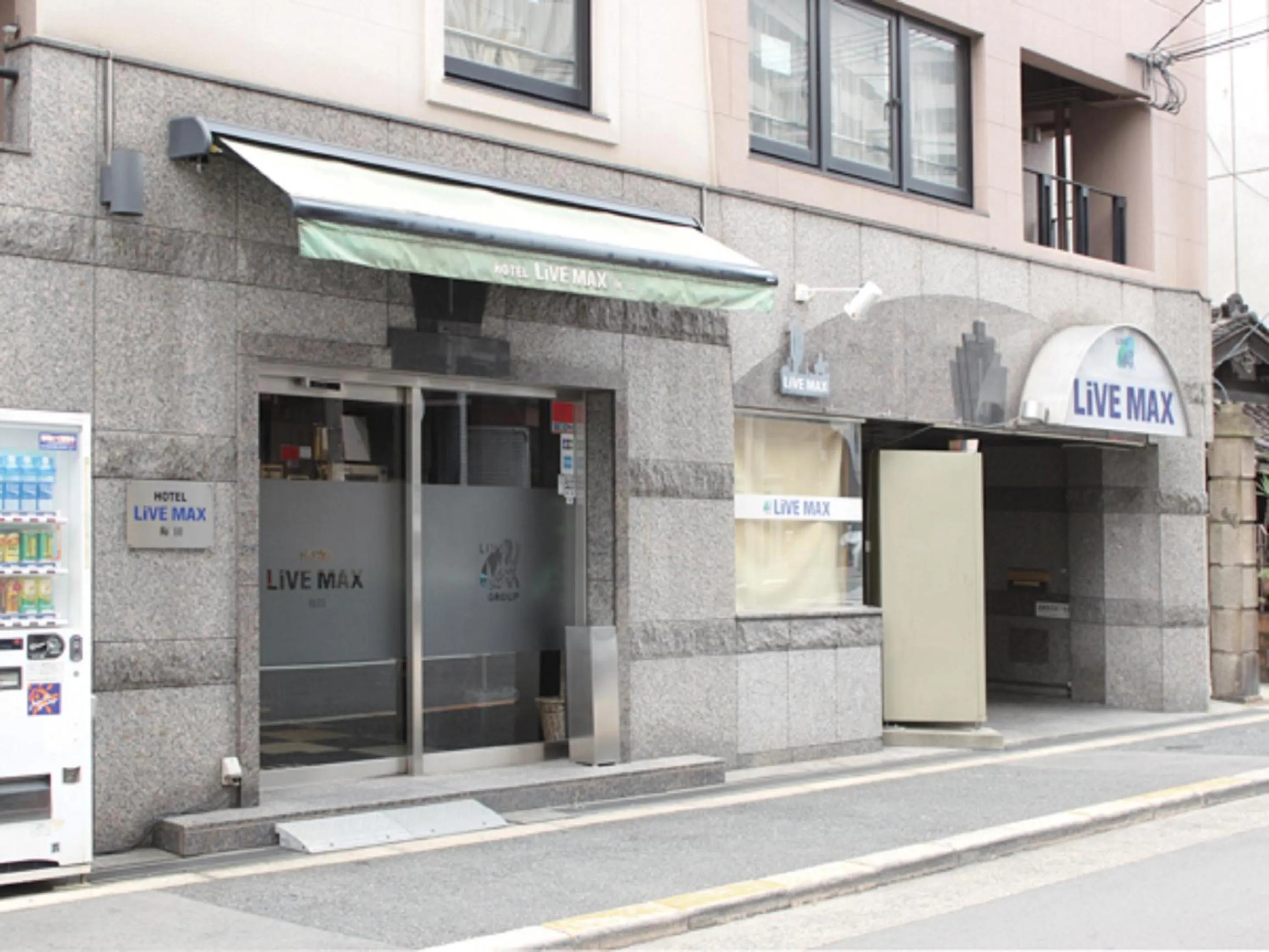 Facade/entrance in Hotel Livemax BUDGET Umeda