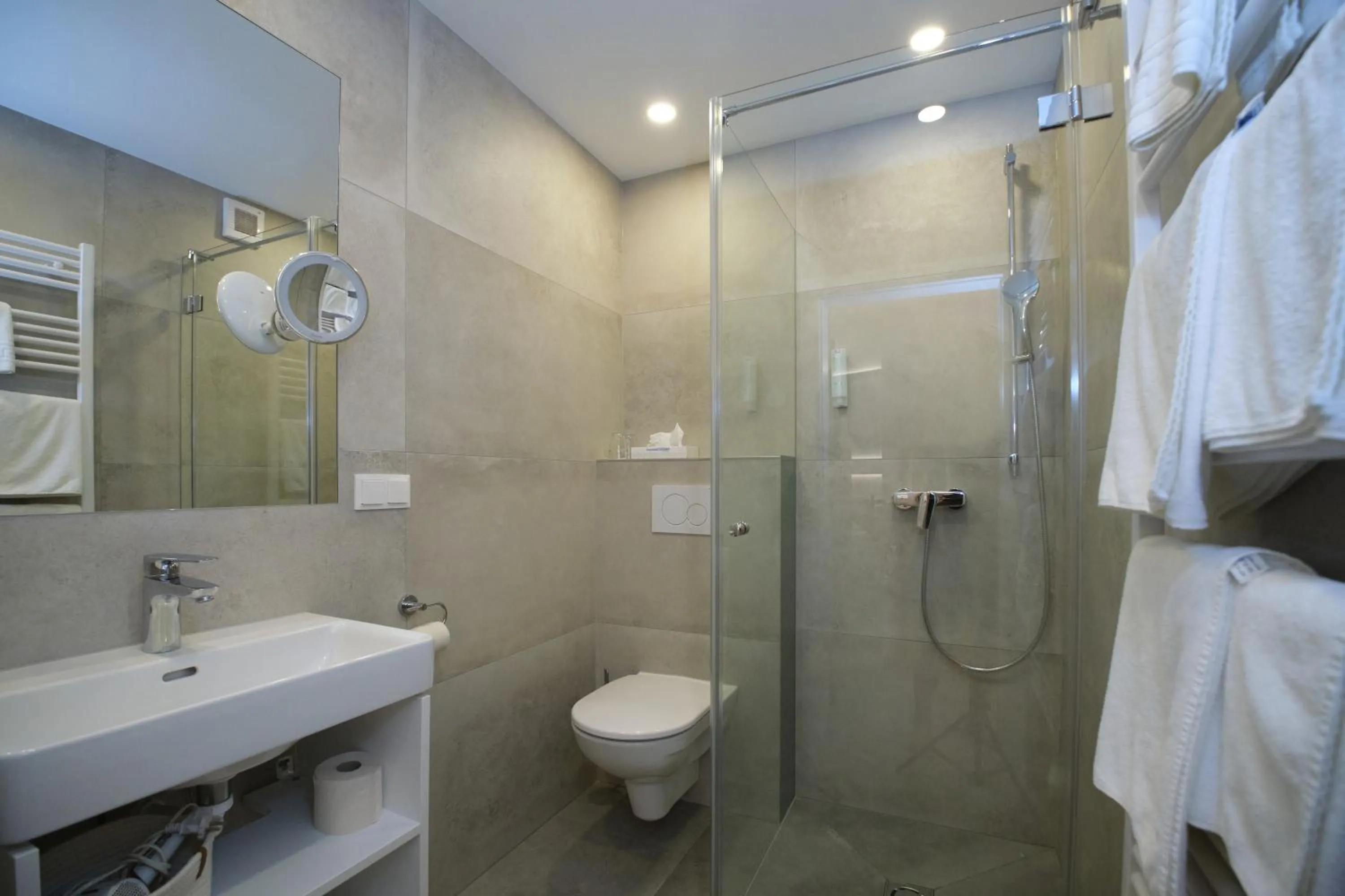 Bathroom in Santner, Hotel