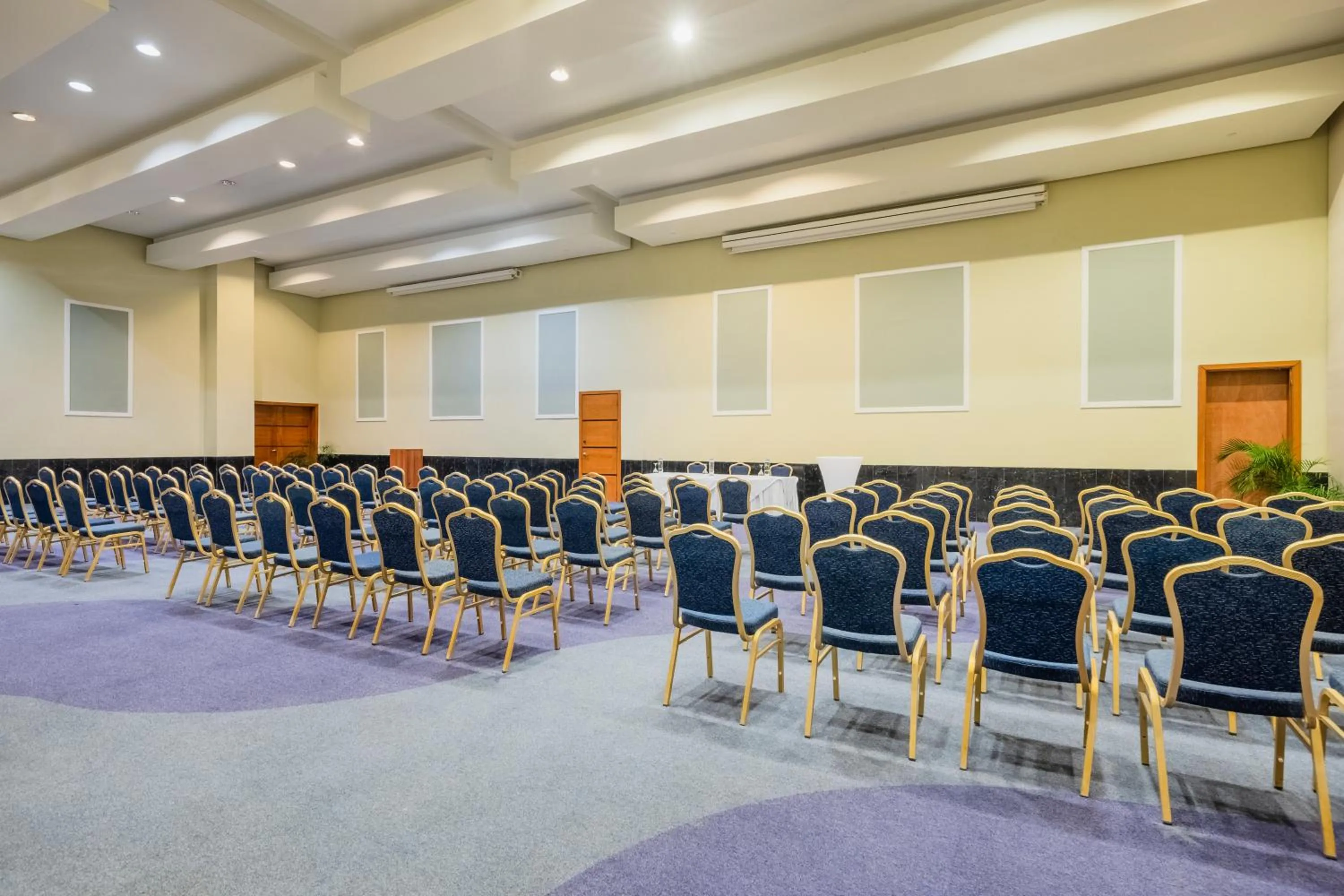 Meeting/conference room in Iberostar Selection Rose Hall Suites - All Inclusive