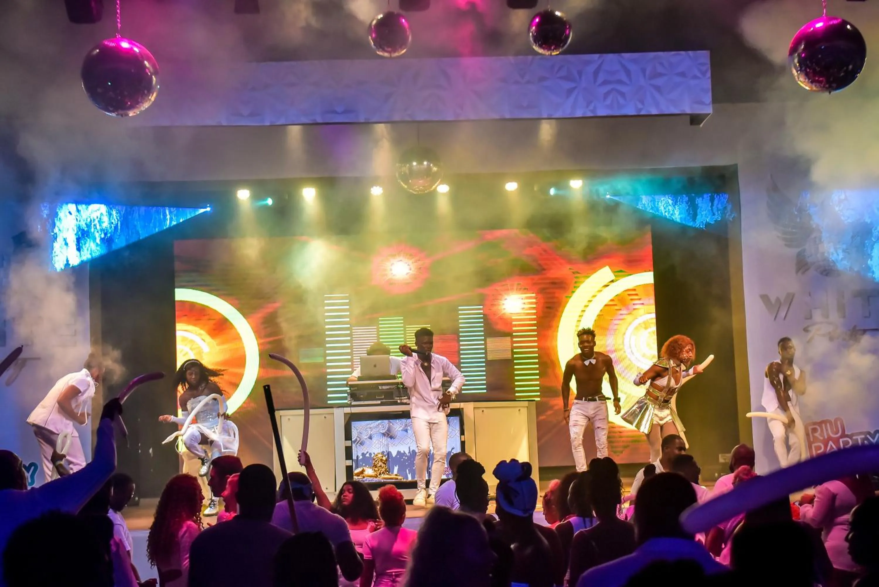 Evening entertainment in Riu Negril - All Inclusive