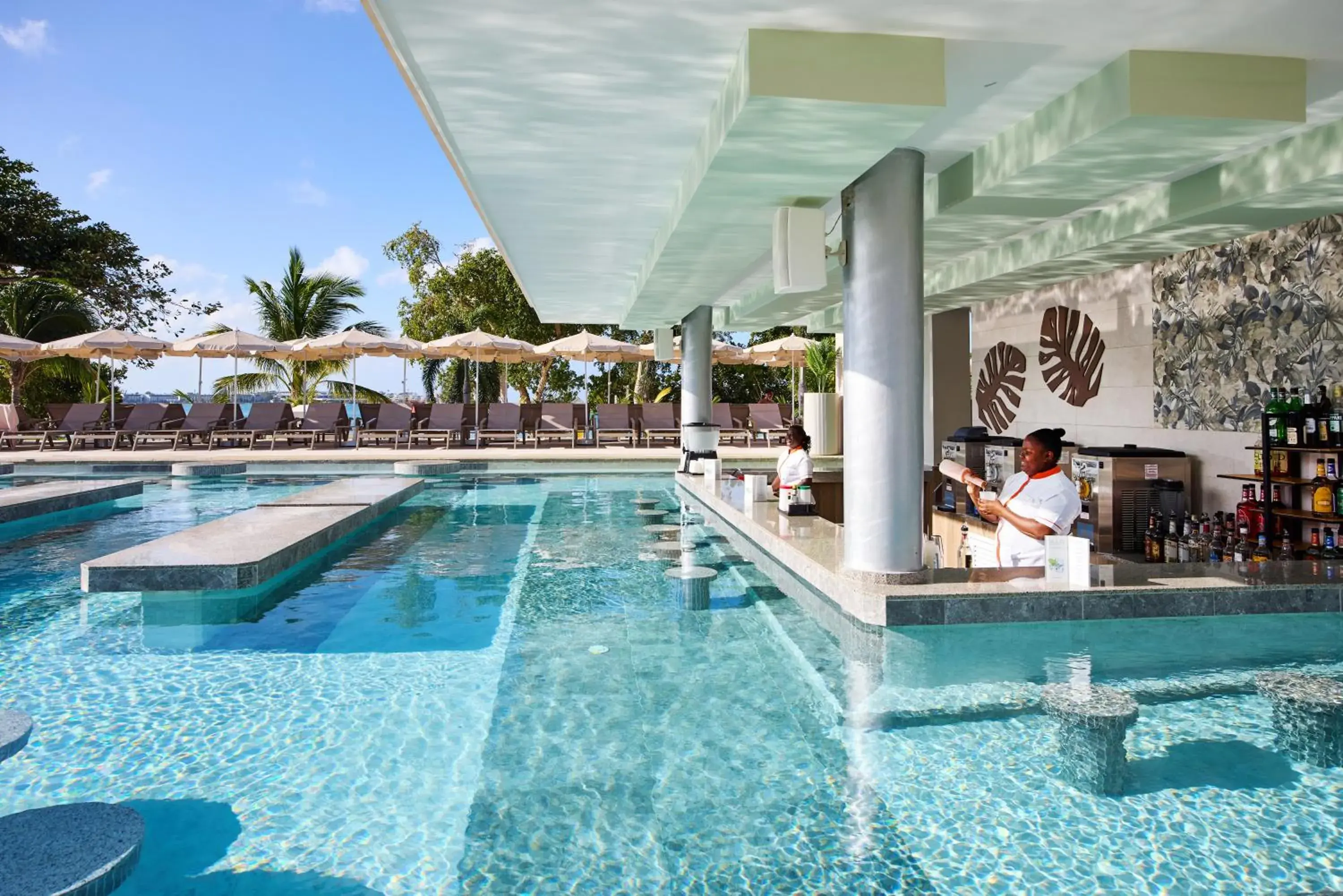 Swimming pool in Riu Negril - All Inclusive Swimming pool in Riu Negril - All Inclusive