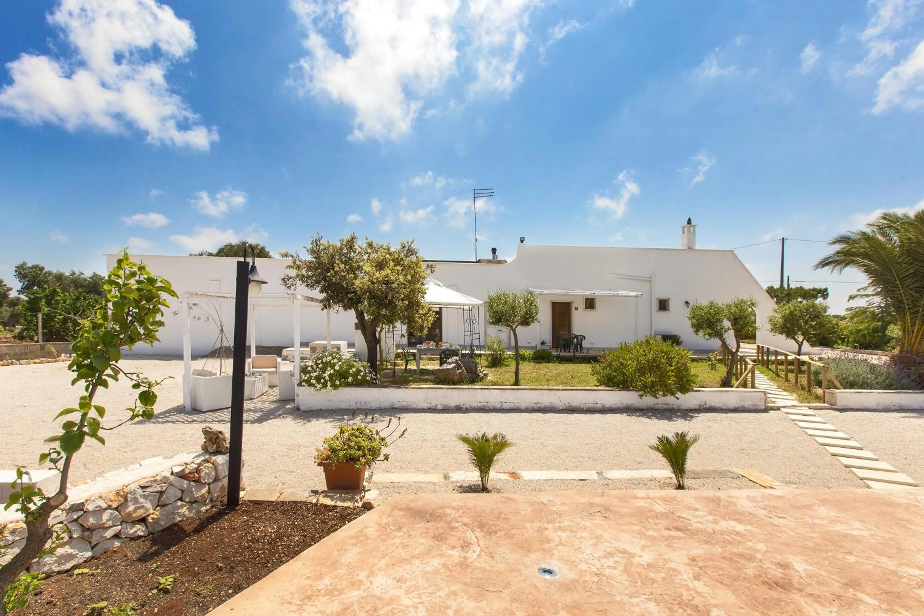Property building in Villa Martina by BarbarHouse