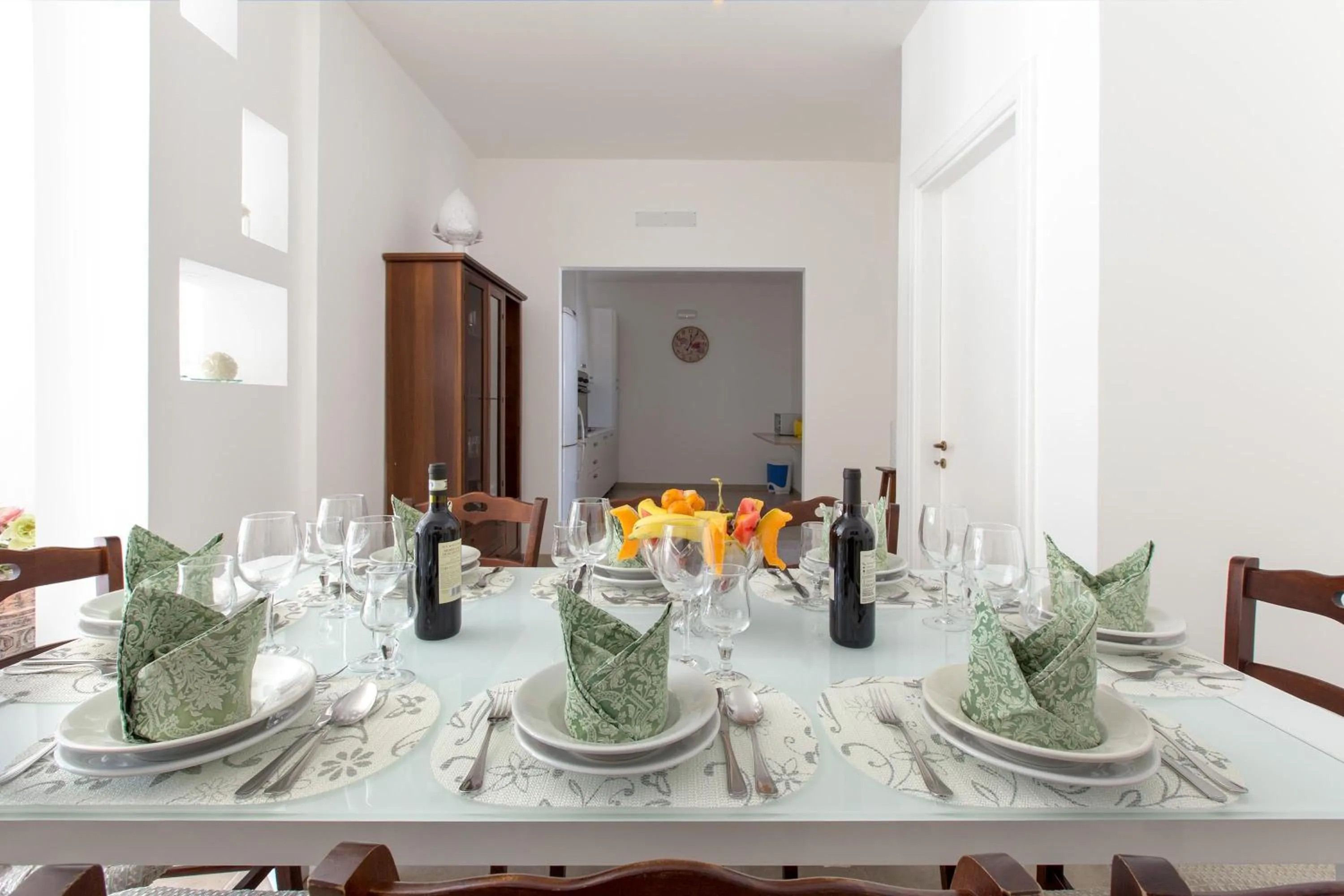 Dining area in Villa Martina by BarbarHouse