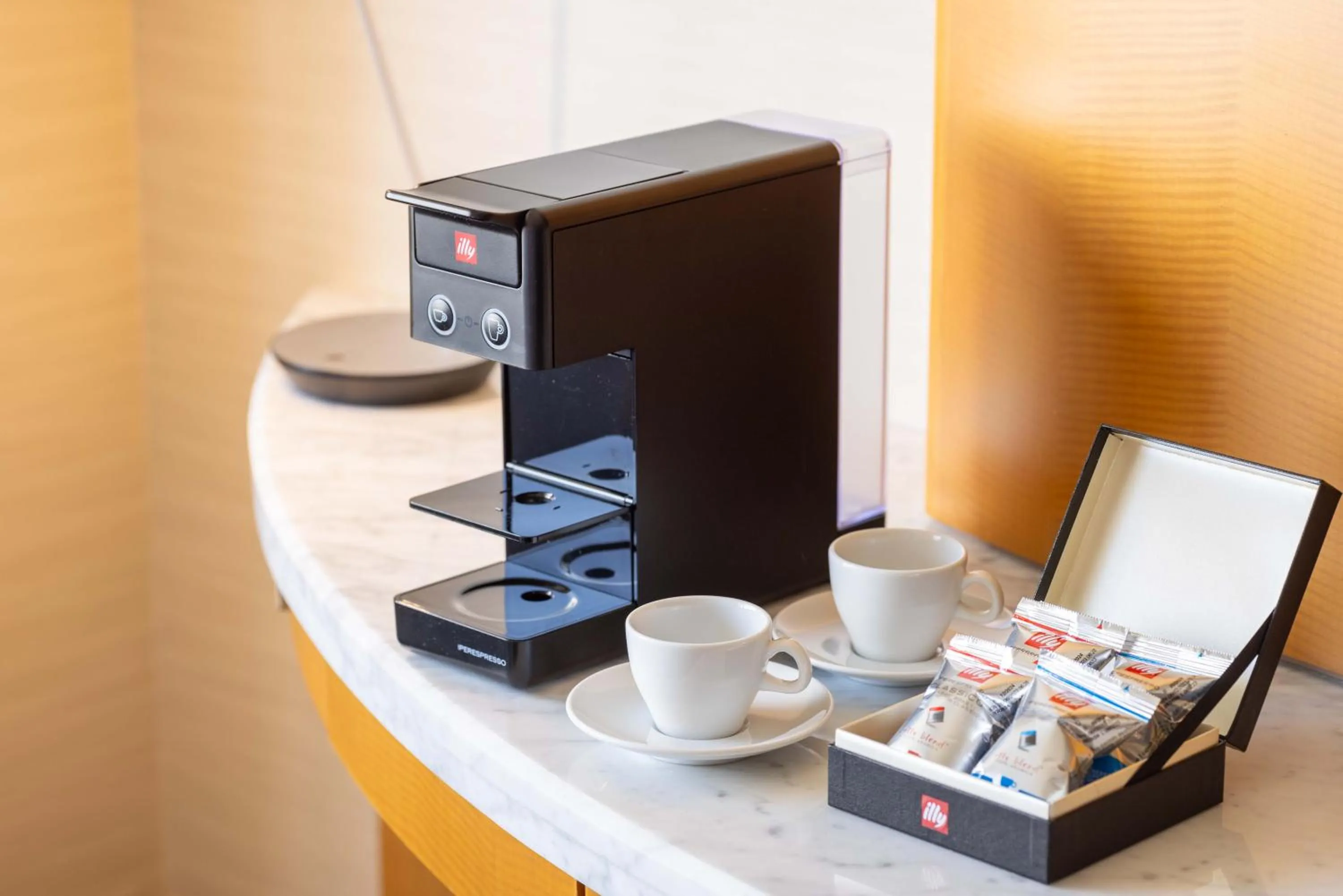 Coffee/tea facilities in The Yokohama Bay Hotel Tokyu