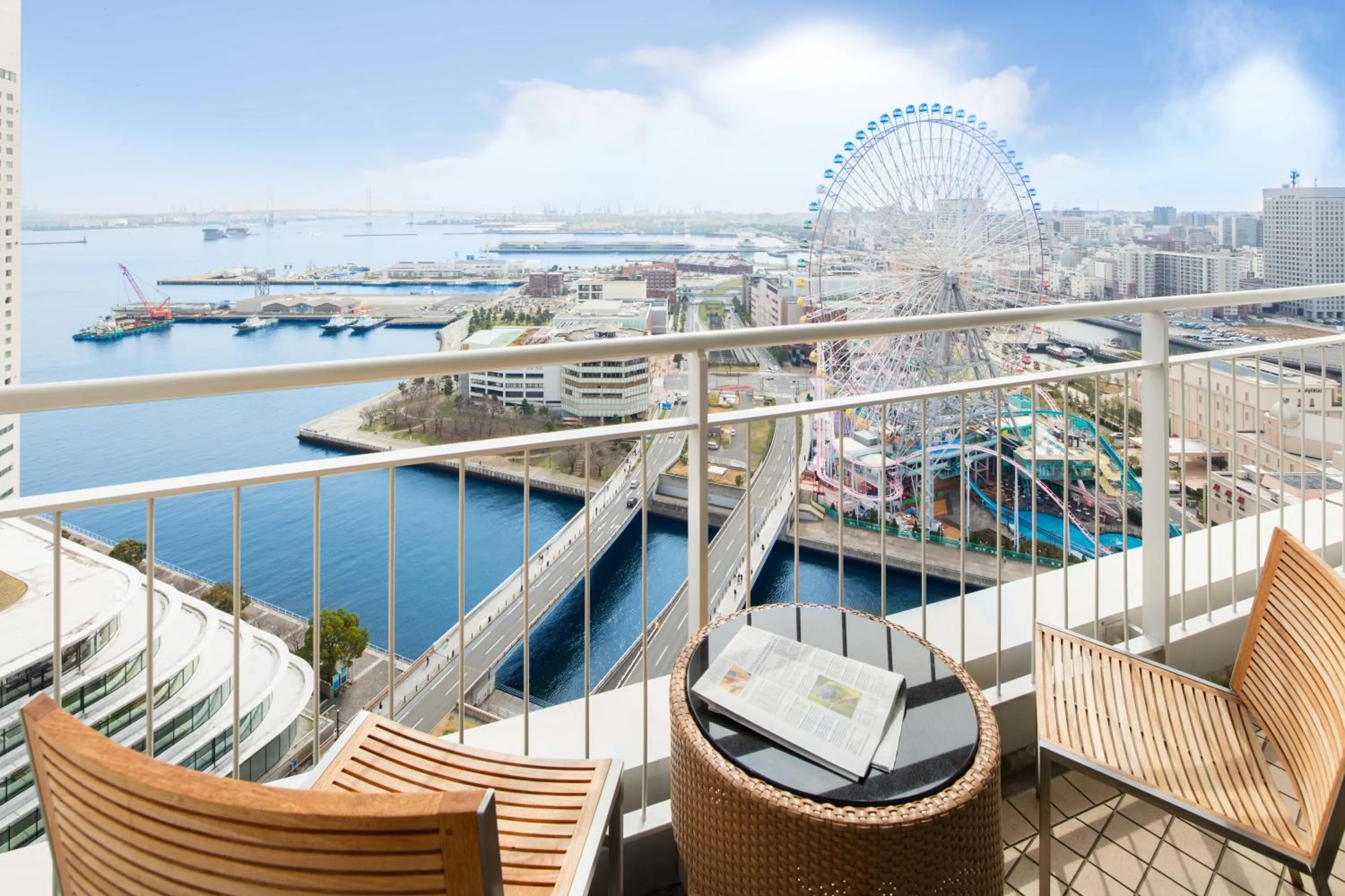 Day in The Yokohama Bay Hotel Tokyu