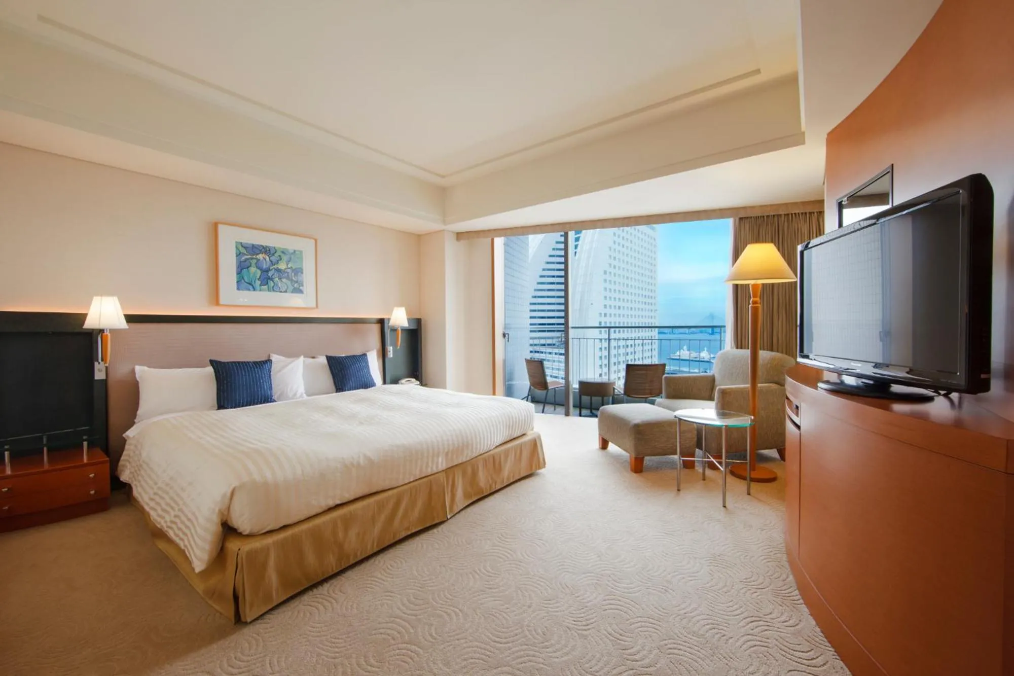 Photo of the whole room, Bed in The Yokohama Bay Hotel Tokyu