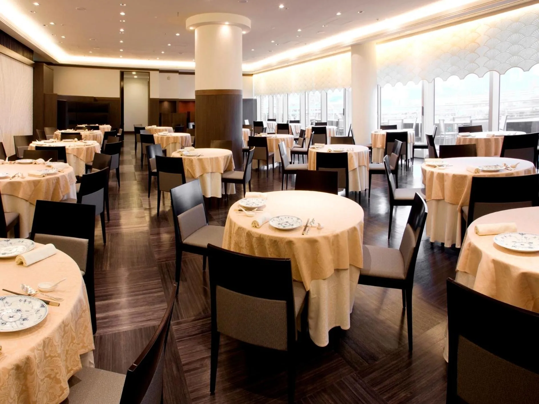 Restaurant/places to eat in The Yokohama Bay Hotel Tokyu