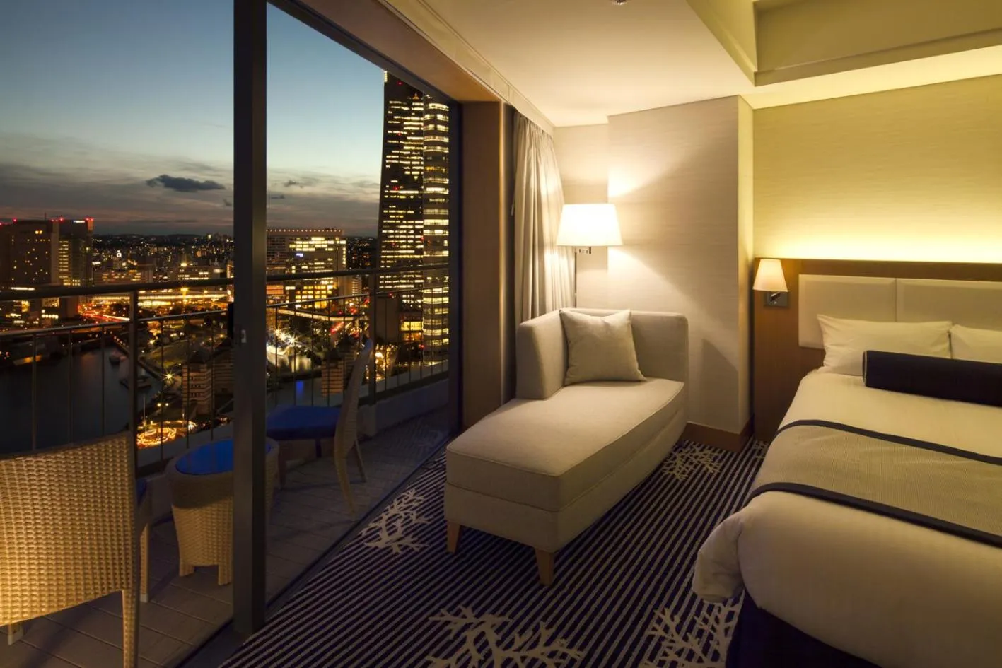 Seating area, Bed in The Yokohama Bay Hotel Tokyu