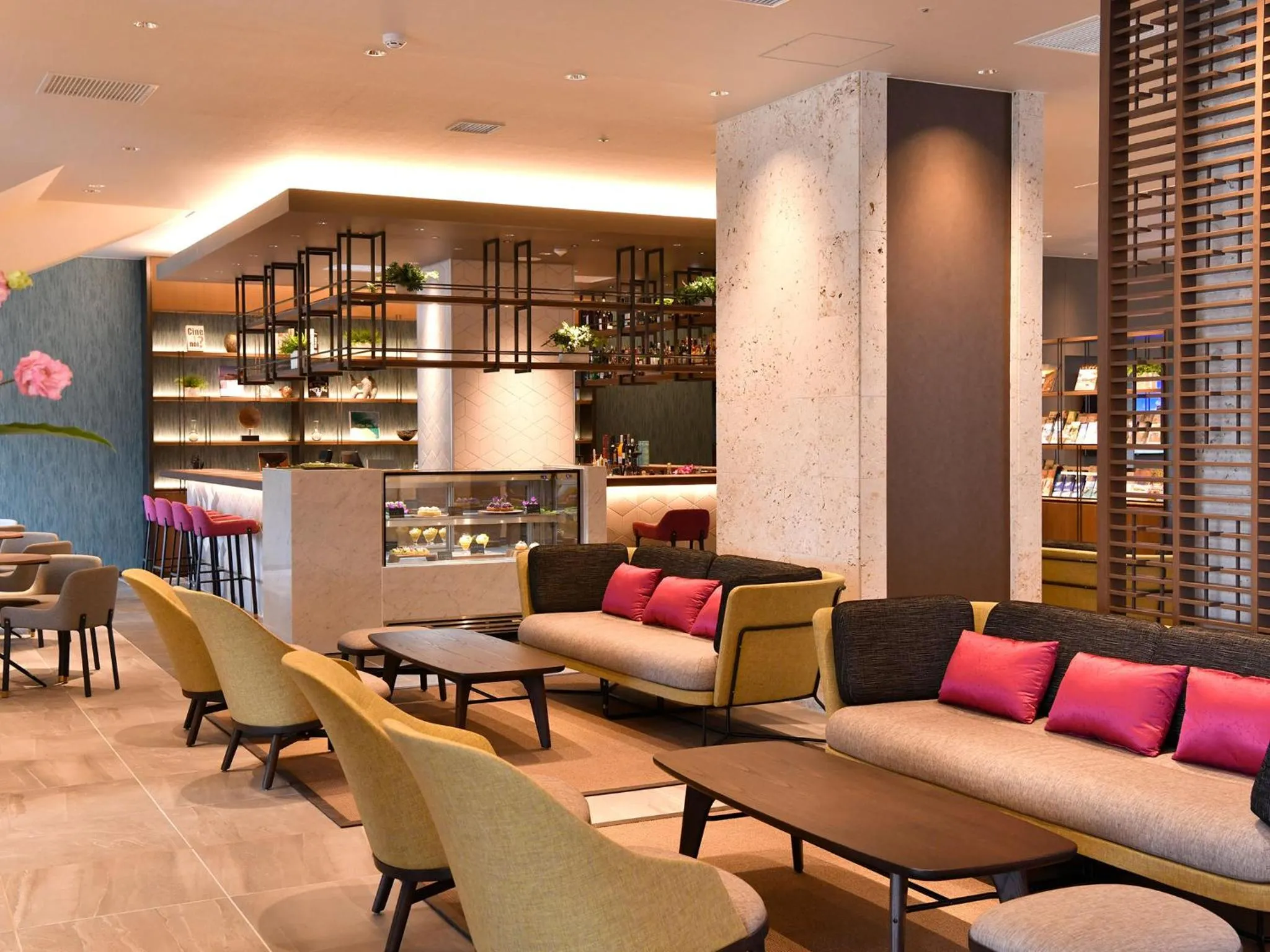 Lounge or bar in FUSAKI BEACH RESORT HOTEL & VILLAS