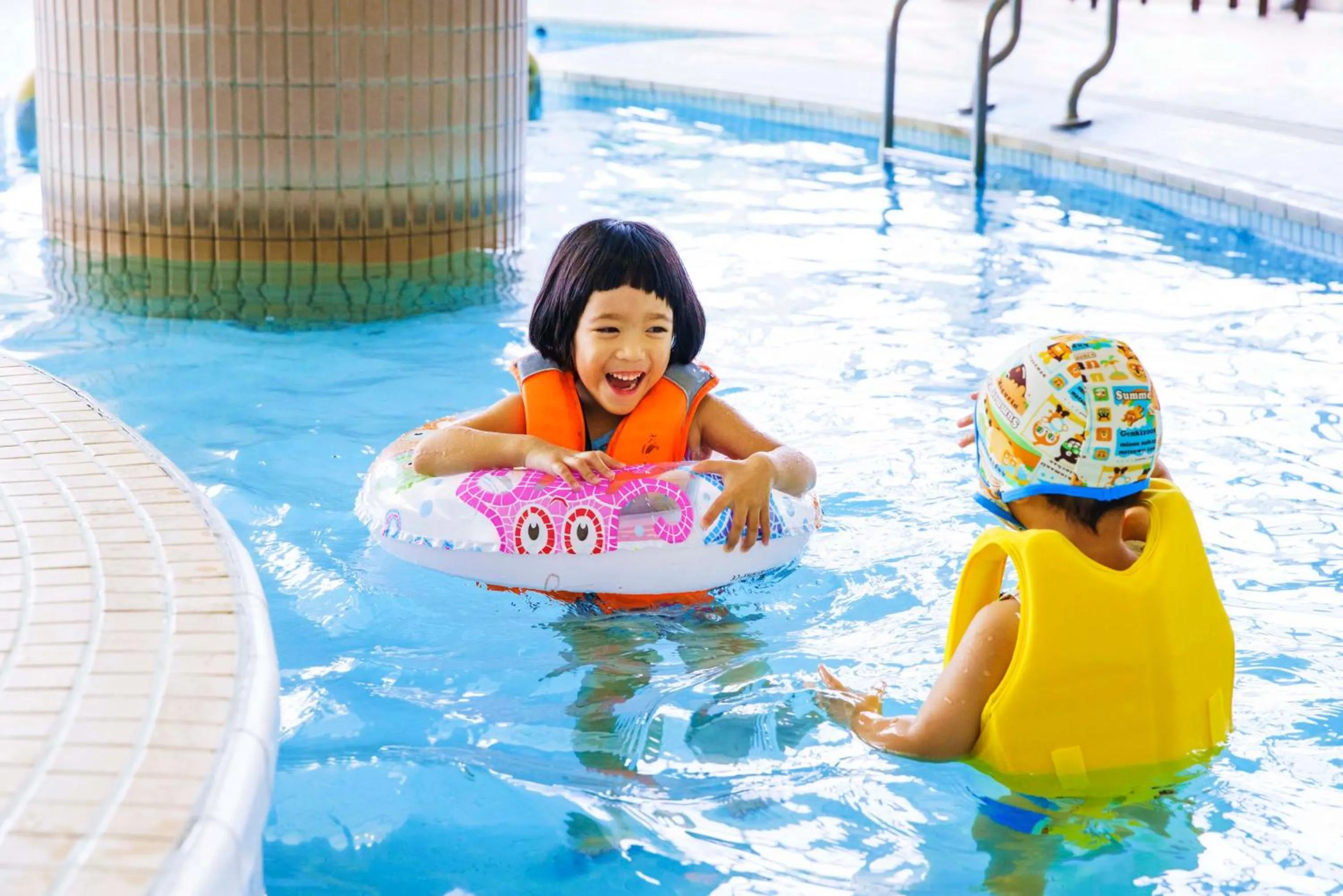 Swimming pool in Laguna Garden Hotel