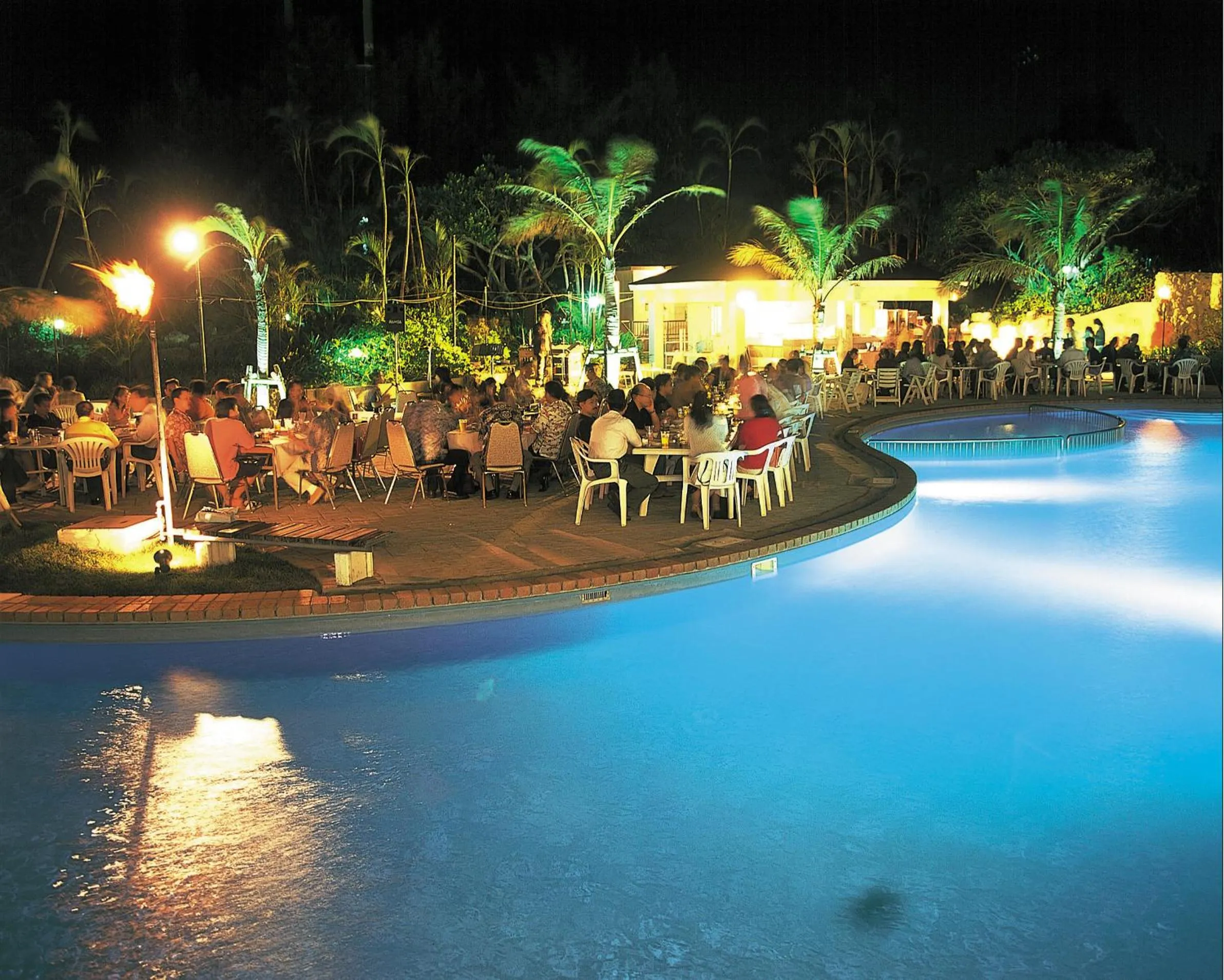 Swimming pool in Laguna Garden Hotel
