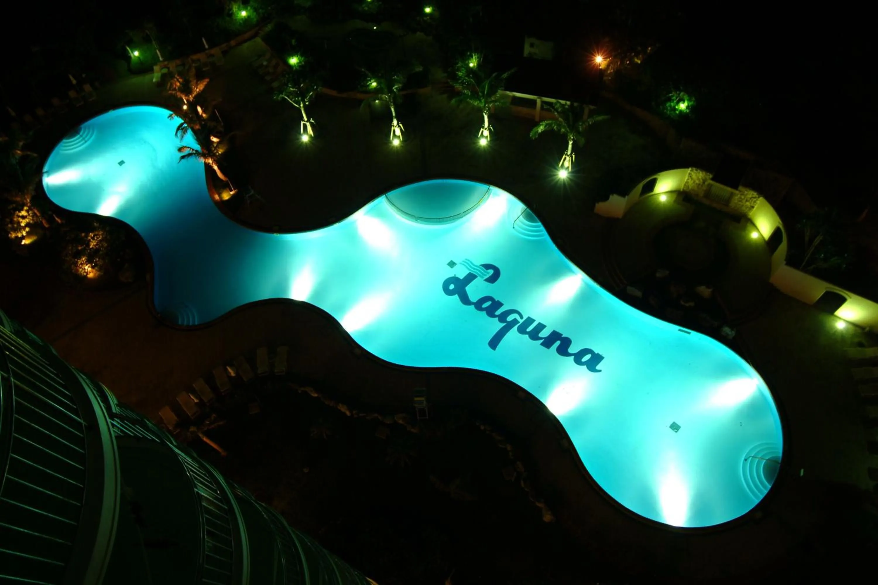 Swimming pool in Laguna Garden Hotel