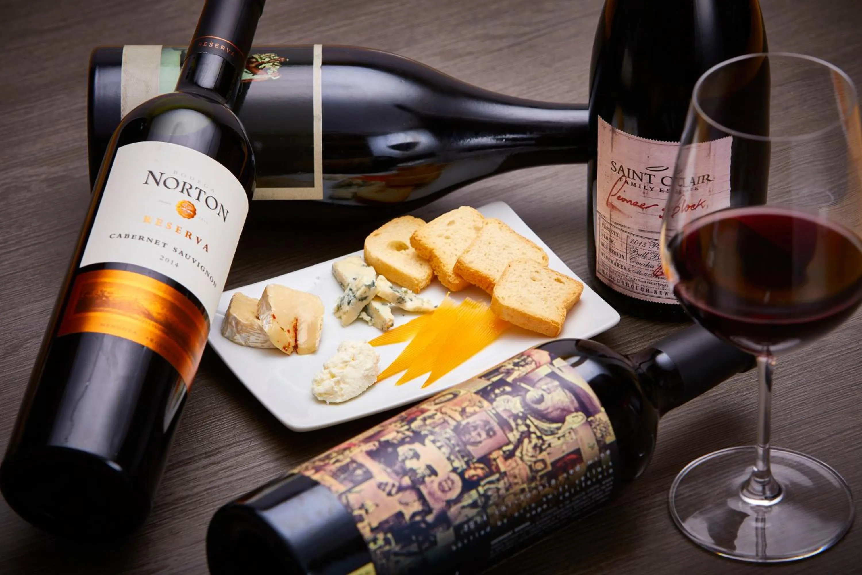 Restaurant/places to eat in Laguna Garden Hotel