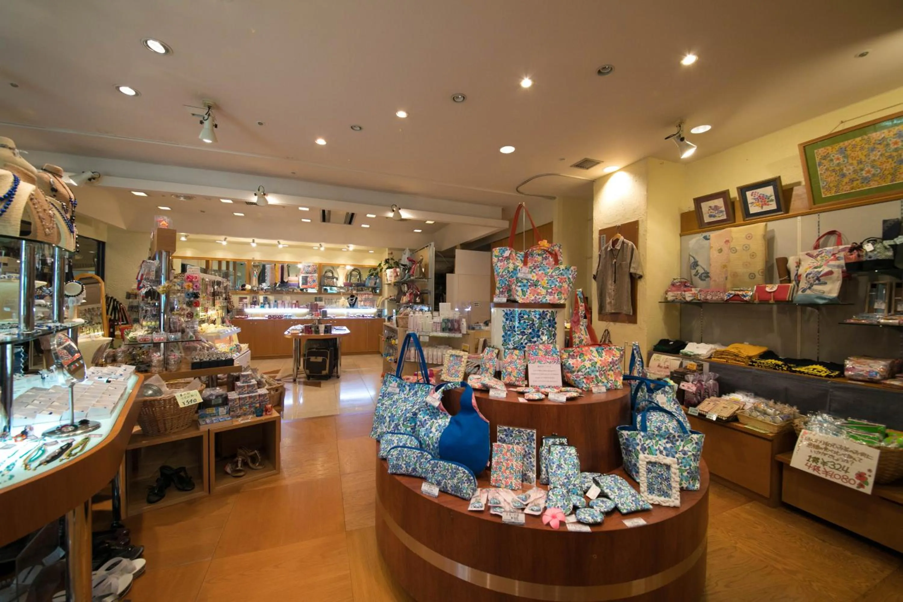 Area and facilities in Laguna Garden Hotel