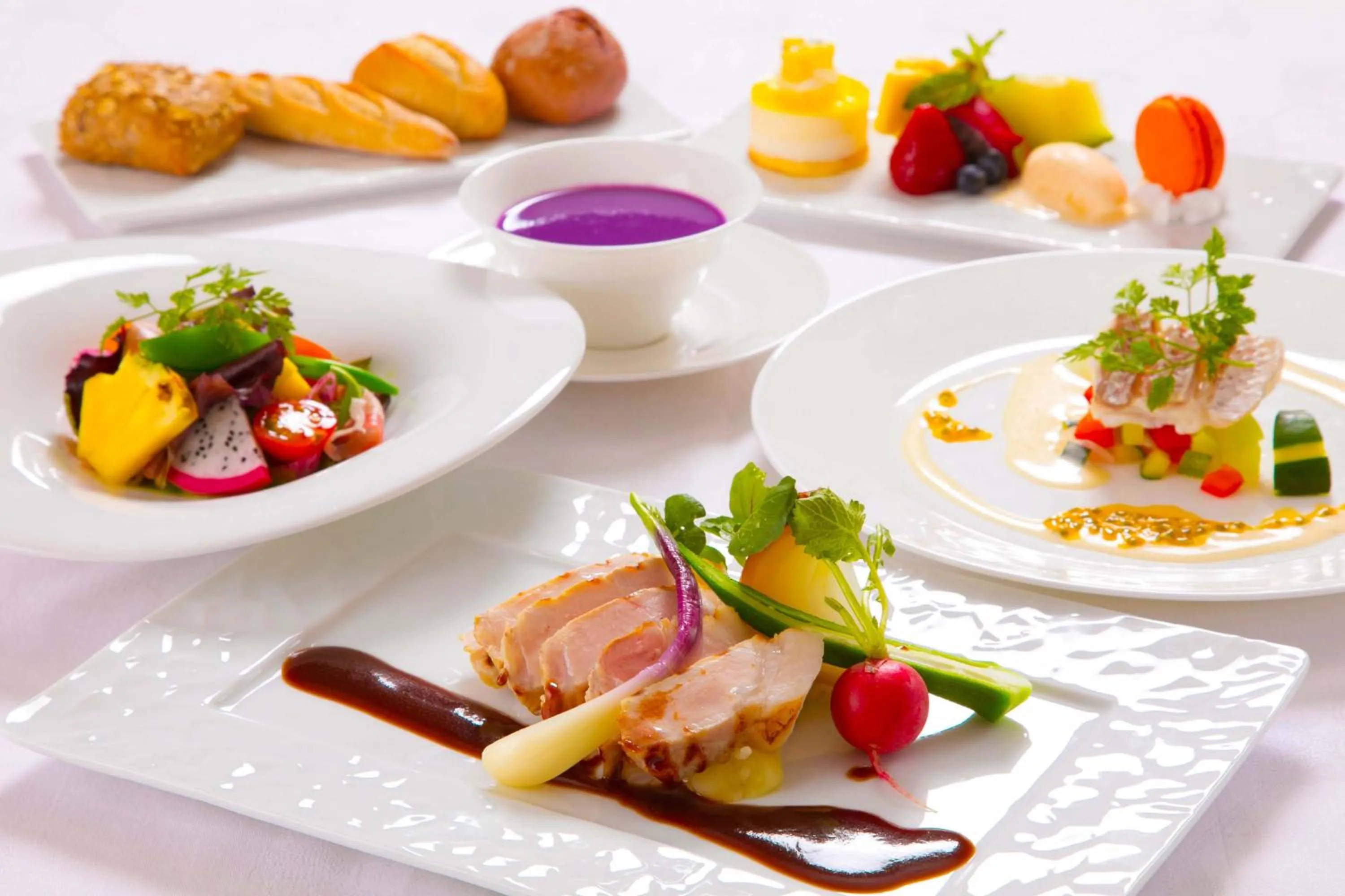 Restaurant/places to eat in Laguna Garden Hotel