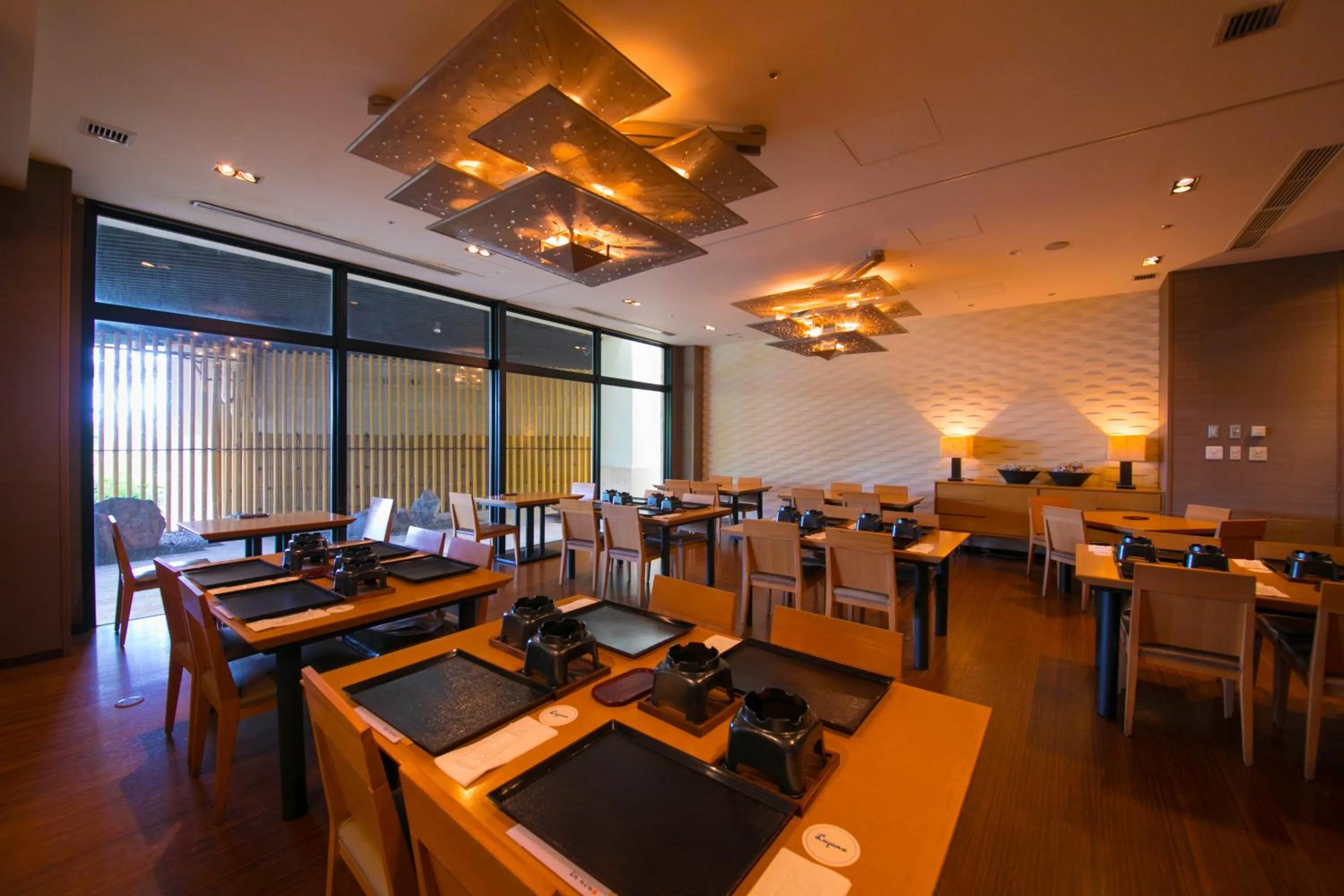 Restaurant/places to eat in Laguna Garden Hotel