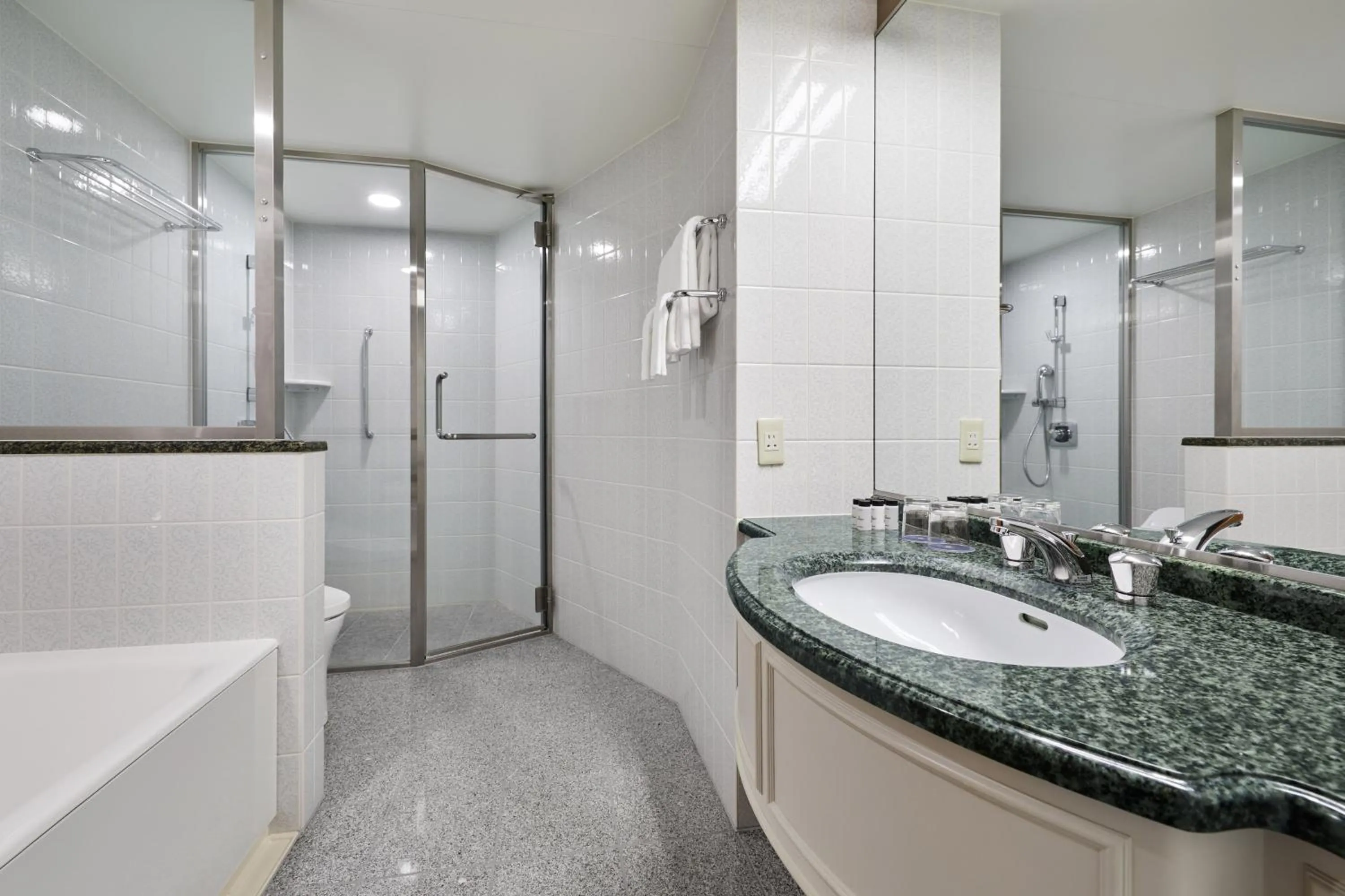 Bathroom in Yokohama Bay Sheraton Hotel and Towers