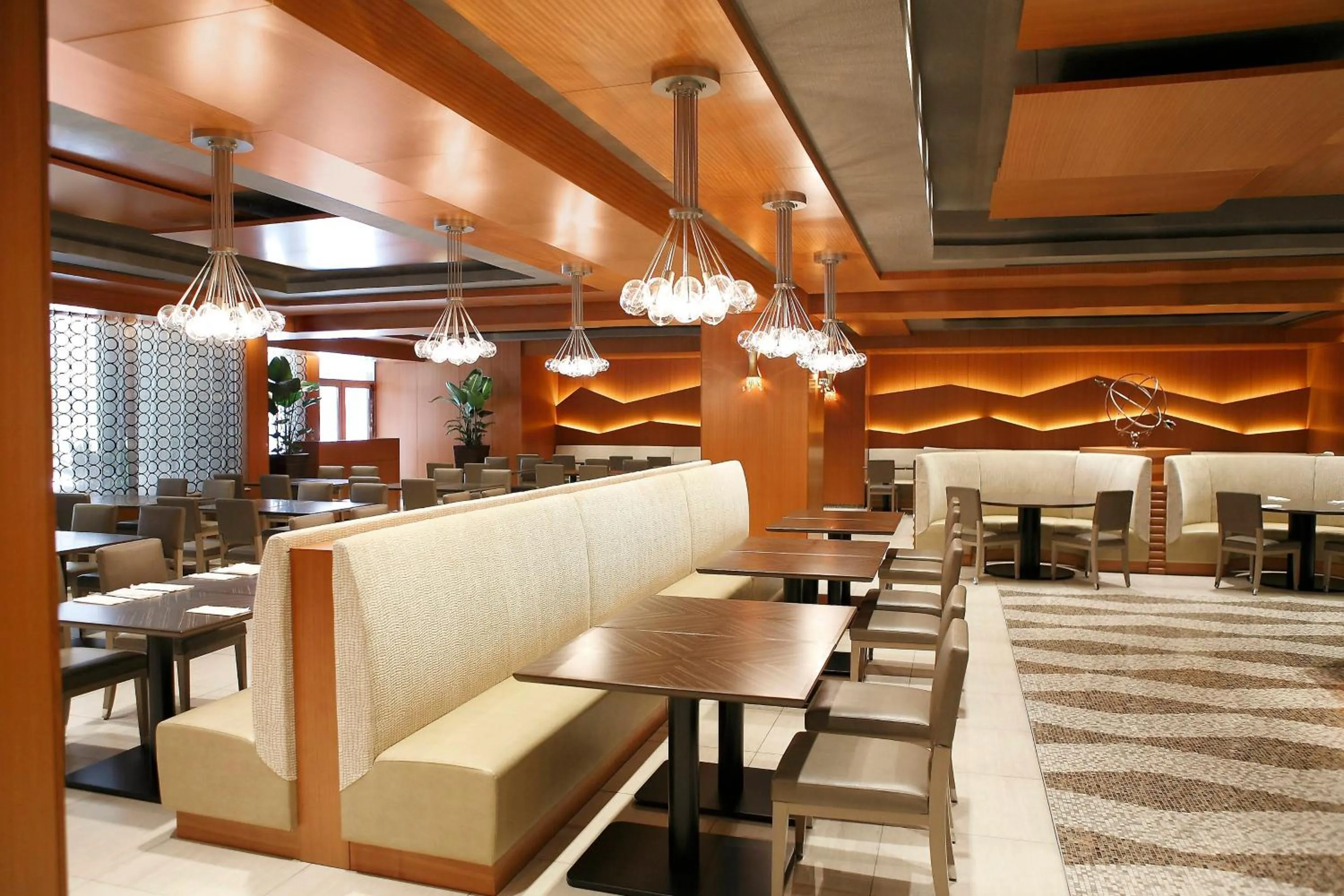 Restaurant/places to eat in Yokohama Bay Sheraton Hotel and Towers